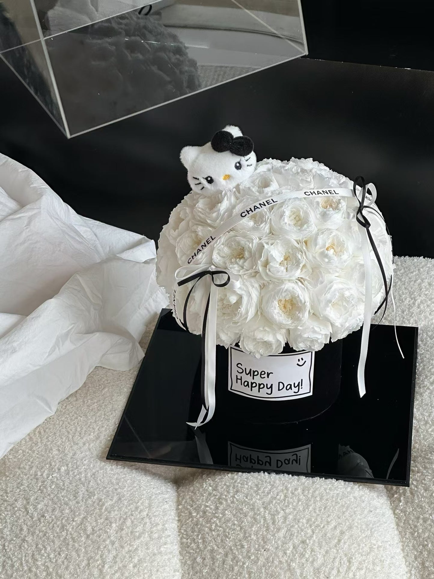 🤍 Hello Kitty 🩷Preserved Austin Roses Box 🇸🇬 SG In Stock