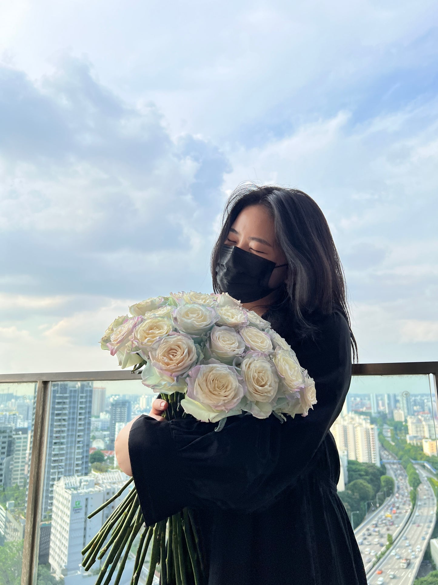 Ecuador Rainbows Roses Bouquet 33stk