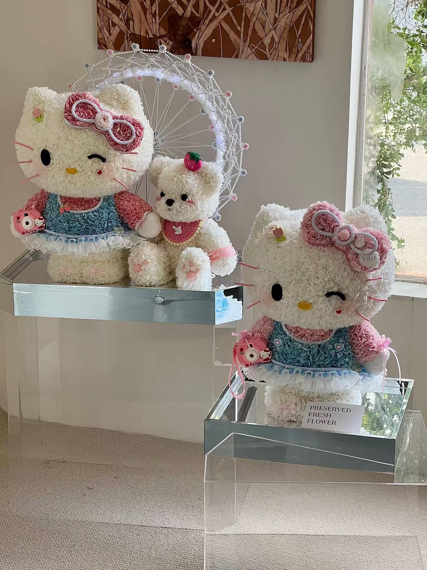 Standing Giant Kitty & Her Camera 🩷 Preserved Flowers Box 🇸🇬 SG In Stock