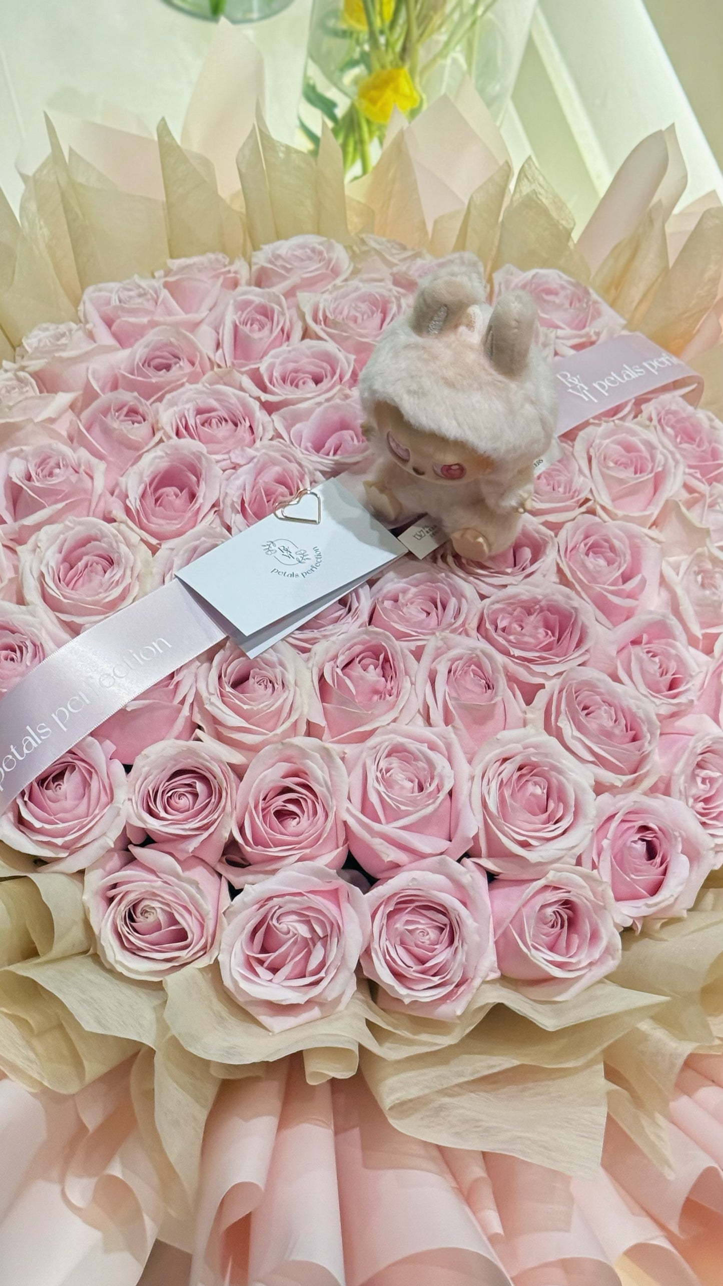 Labubu Fresh Roses Bouquet 60stk