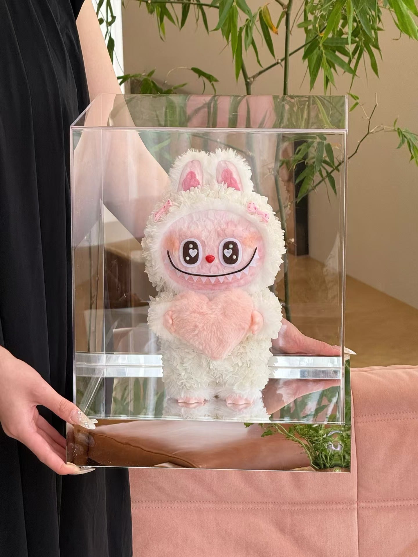 Labubu Holding Heart Preserved Flowers Box 🇸🇬 SG In Stock