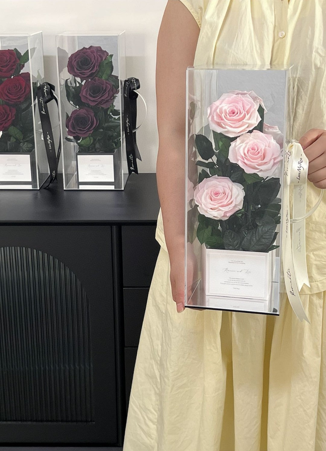 Ecuador Preserved Roses Hand Carry Gift Box