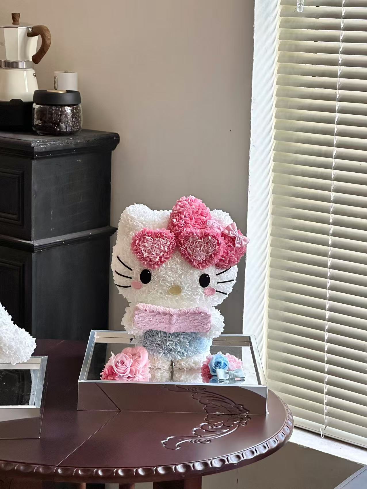 Kitty β€οΈ Studying π Kitty Reading Books Preserved Flowers Box πΈπ¬ SG In Stock