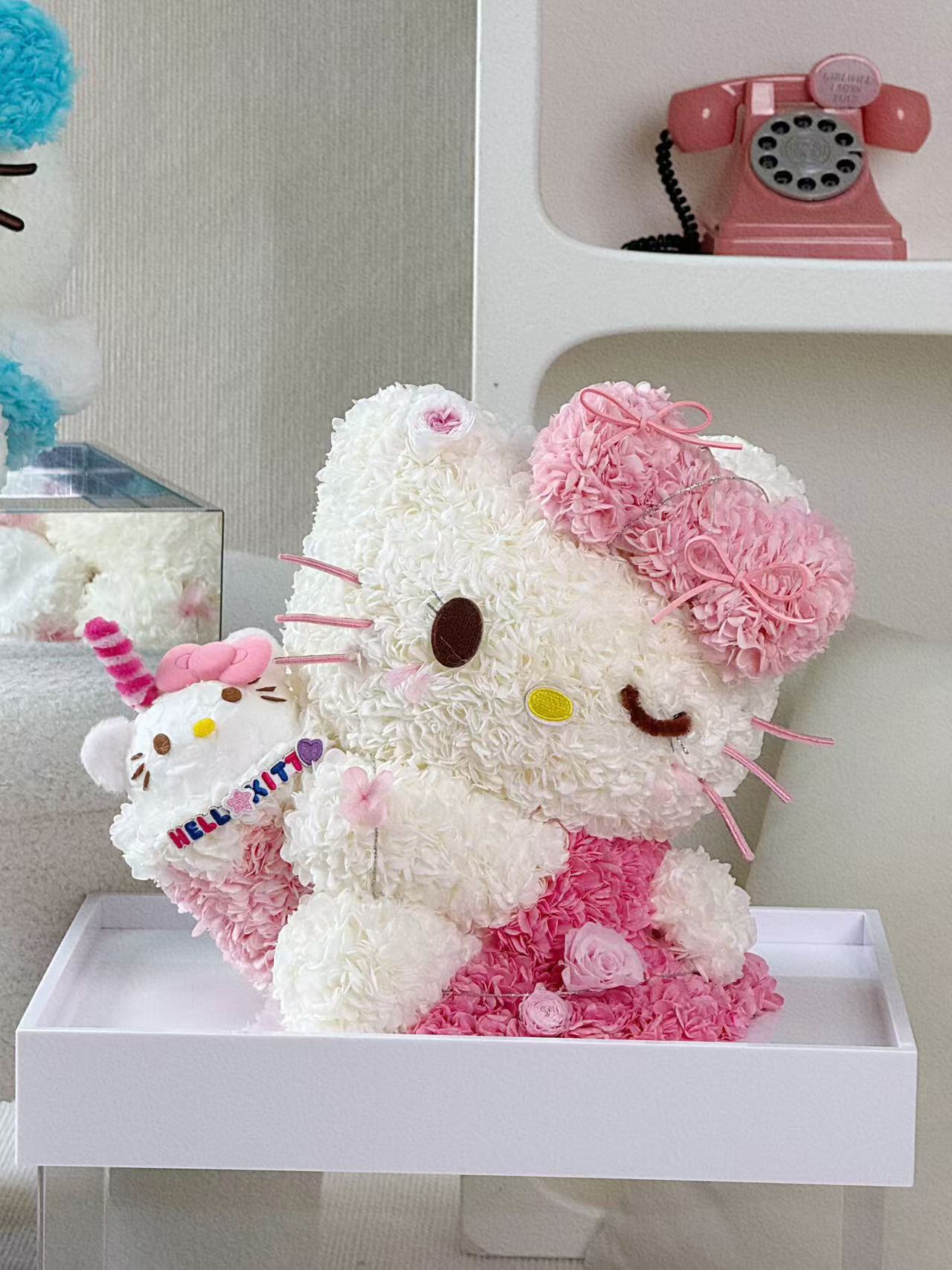 Kitty & Her Milk Tea Preserved Flowers Box