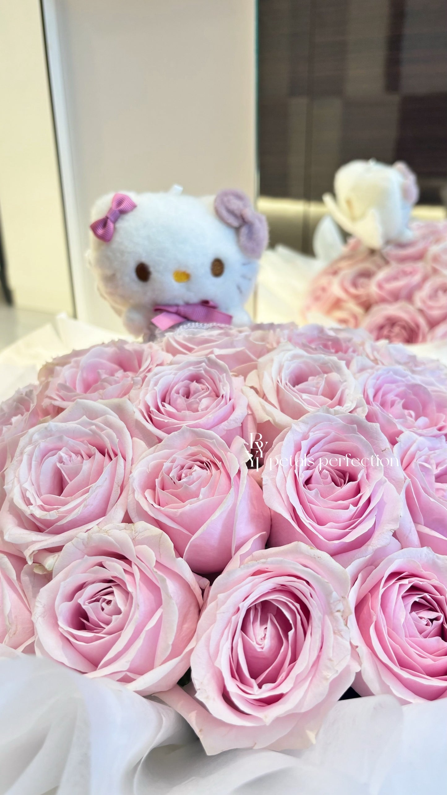 Hello Kitty Pink Angel Fresh Roses Bouquet 40stk