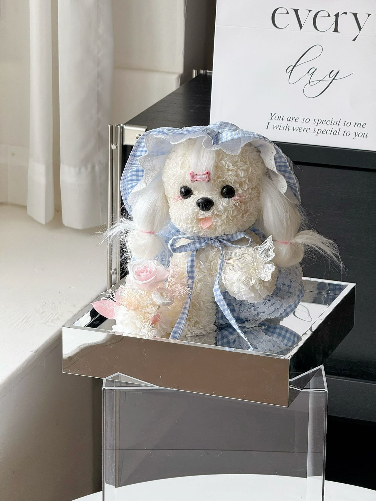 Puppy Catch Butterfly Preserved Flowers Box 🇸🇬 SG In Stock