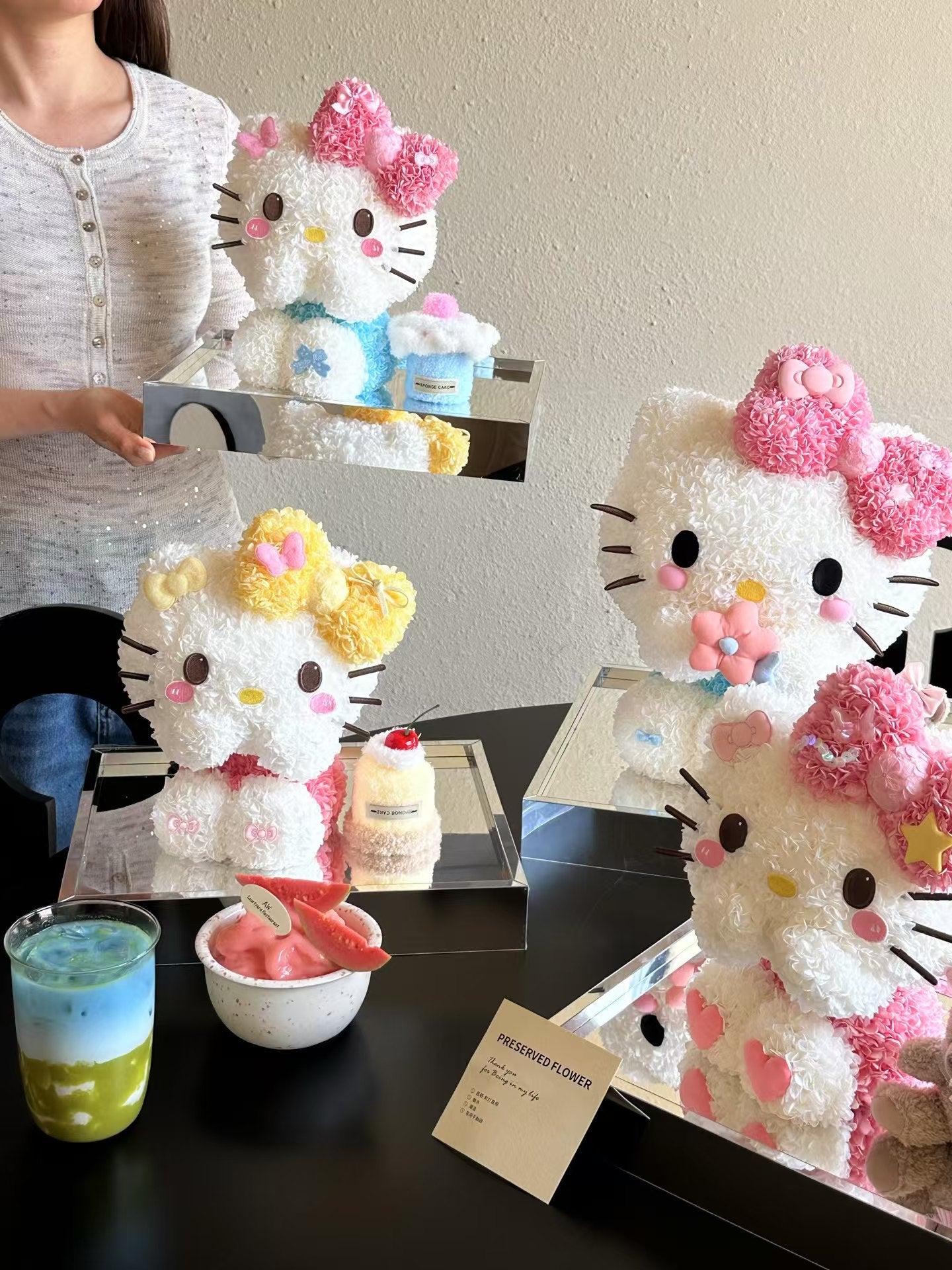 Shy Kitty Cake Preserved Flowers Box 🇸🇬 SG In Stock