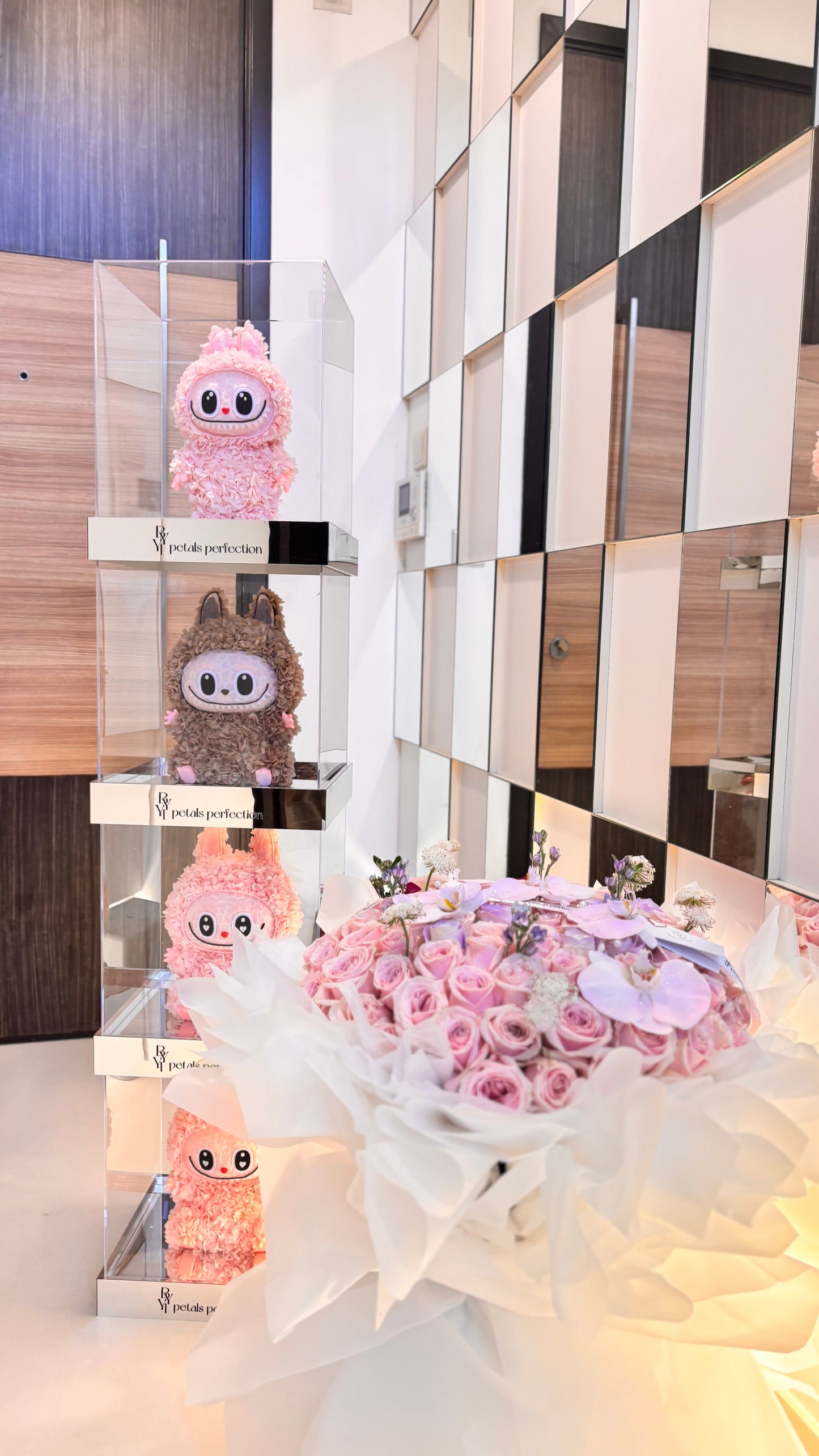 Labubu Preserved Flowers Box Medium Size 🇸🇬 SG In Stock