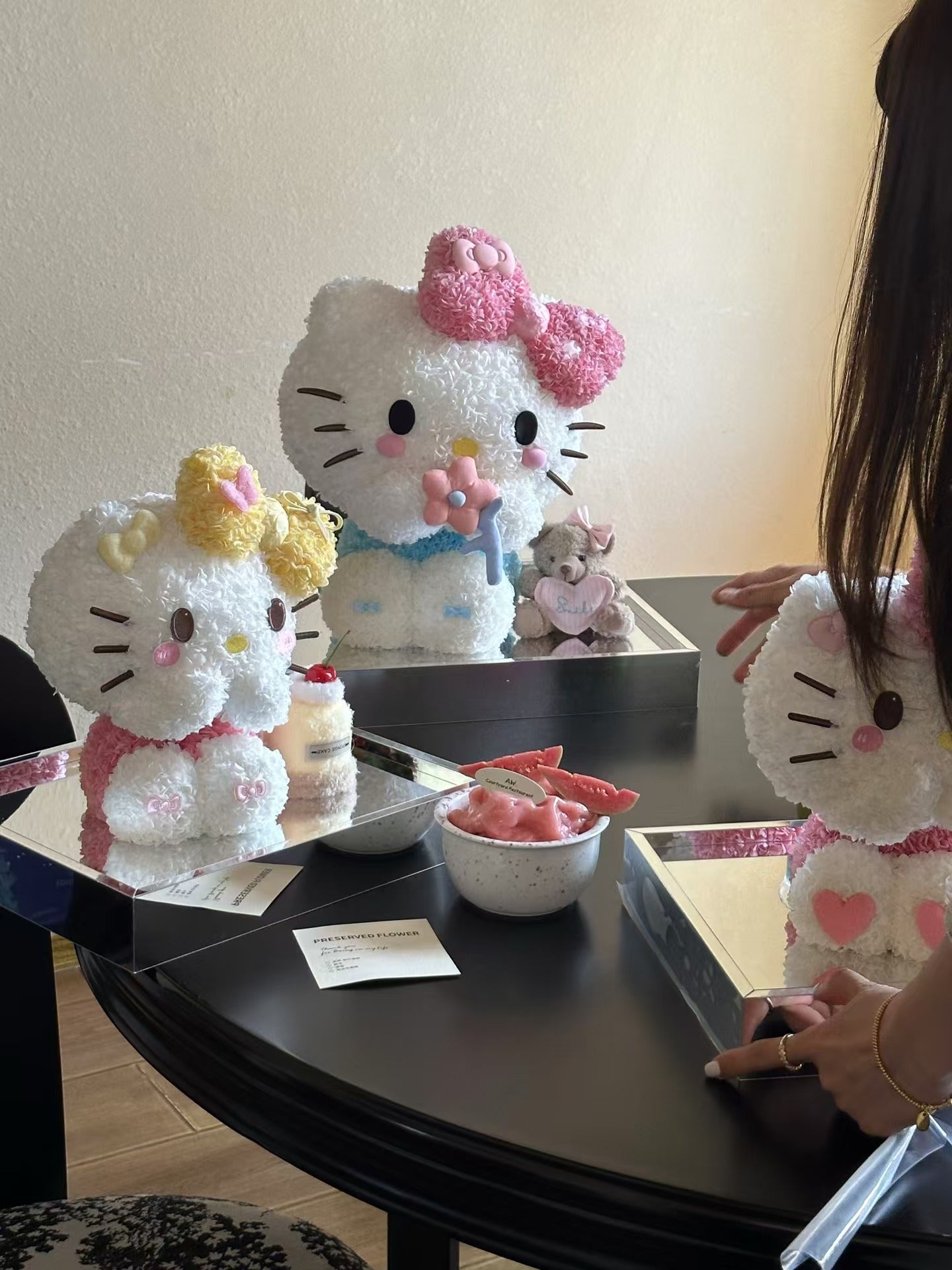 Shy Kitty Cake Preserved Flowers Box 🇸🇬 SG In Stock