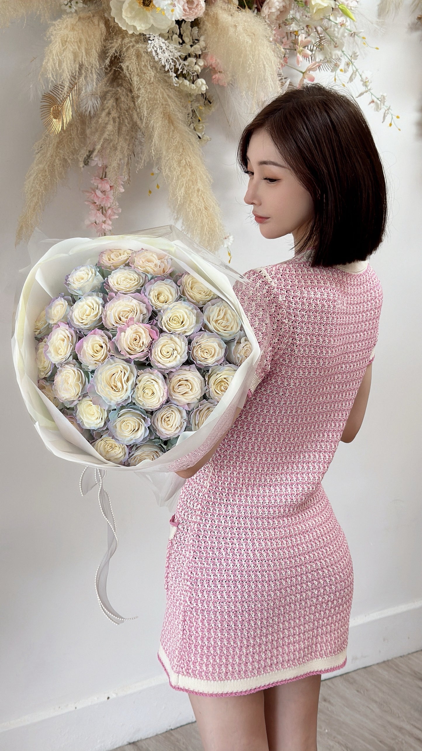 Ecuador Rainbows Roses Bouquet 33stk