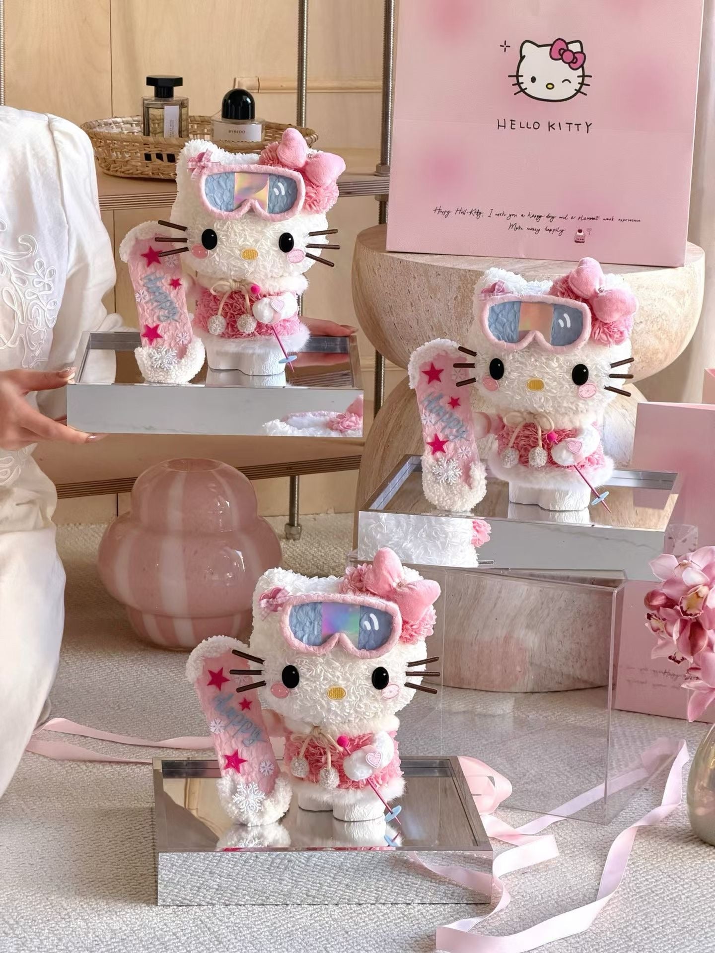 Ski Kitty Preserved Flowers Box 🌈