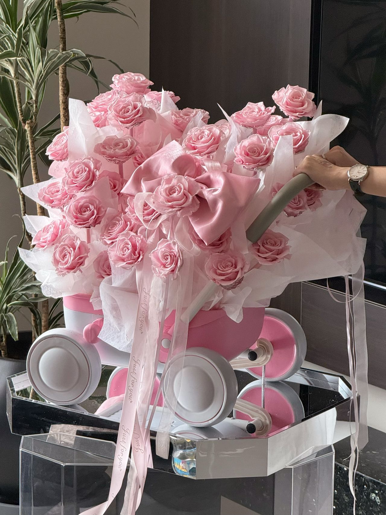 Ecuador Preserved Flowers Trolley