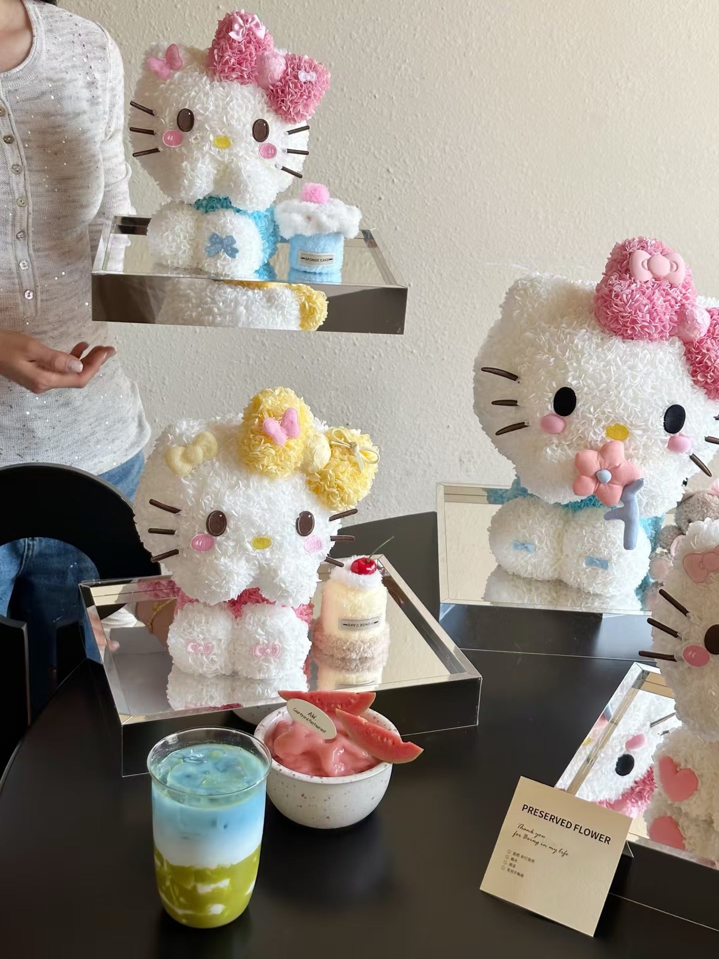 Shy Kitty Cake Preserved Flowers Box 🇸🇬 SG In Stock