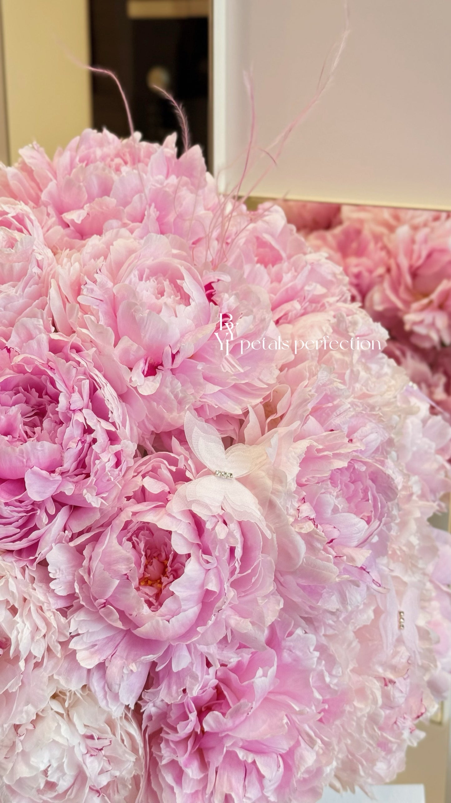 Holland Peonies Sarah Bernhardt Gift Box 🩷 Fresh Flowers