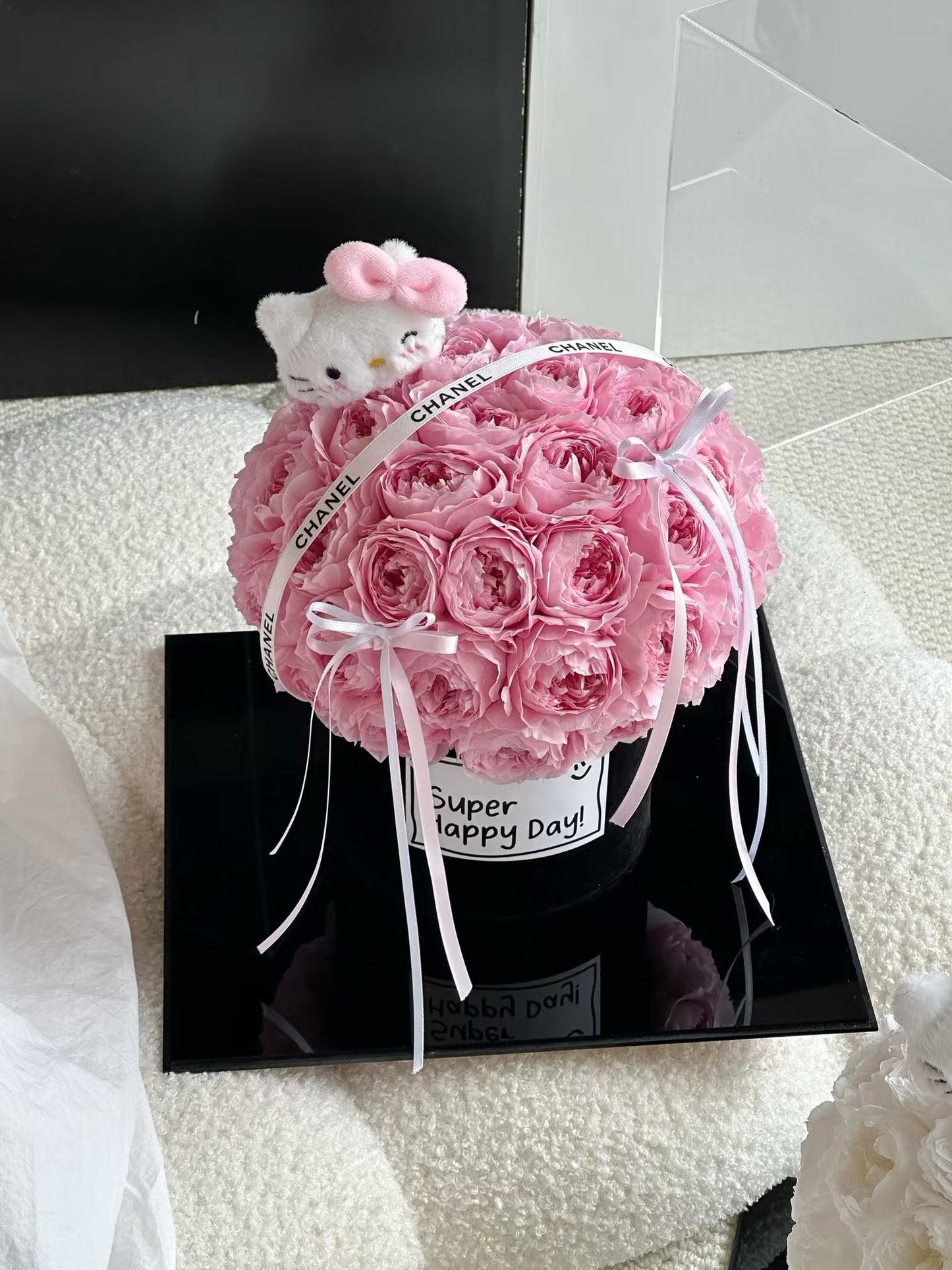 🤍 Hello Kitty 🩷Preserved Austin Roses Box 🇸🇬 SG In Stock