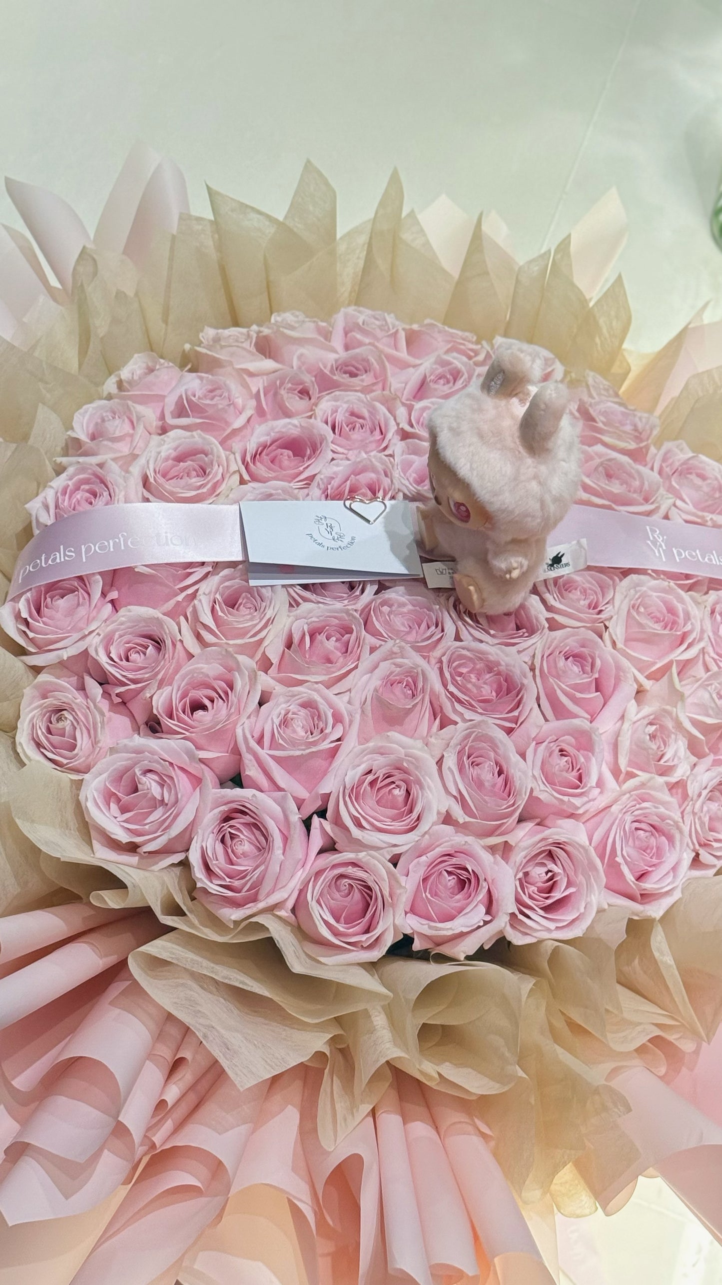 Labubu Fresh Roses Bouquet 60stk