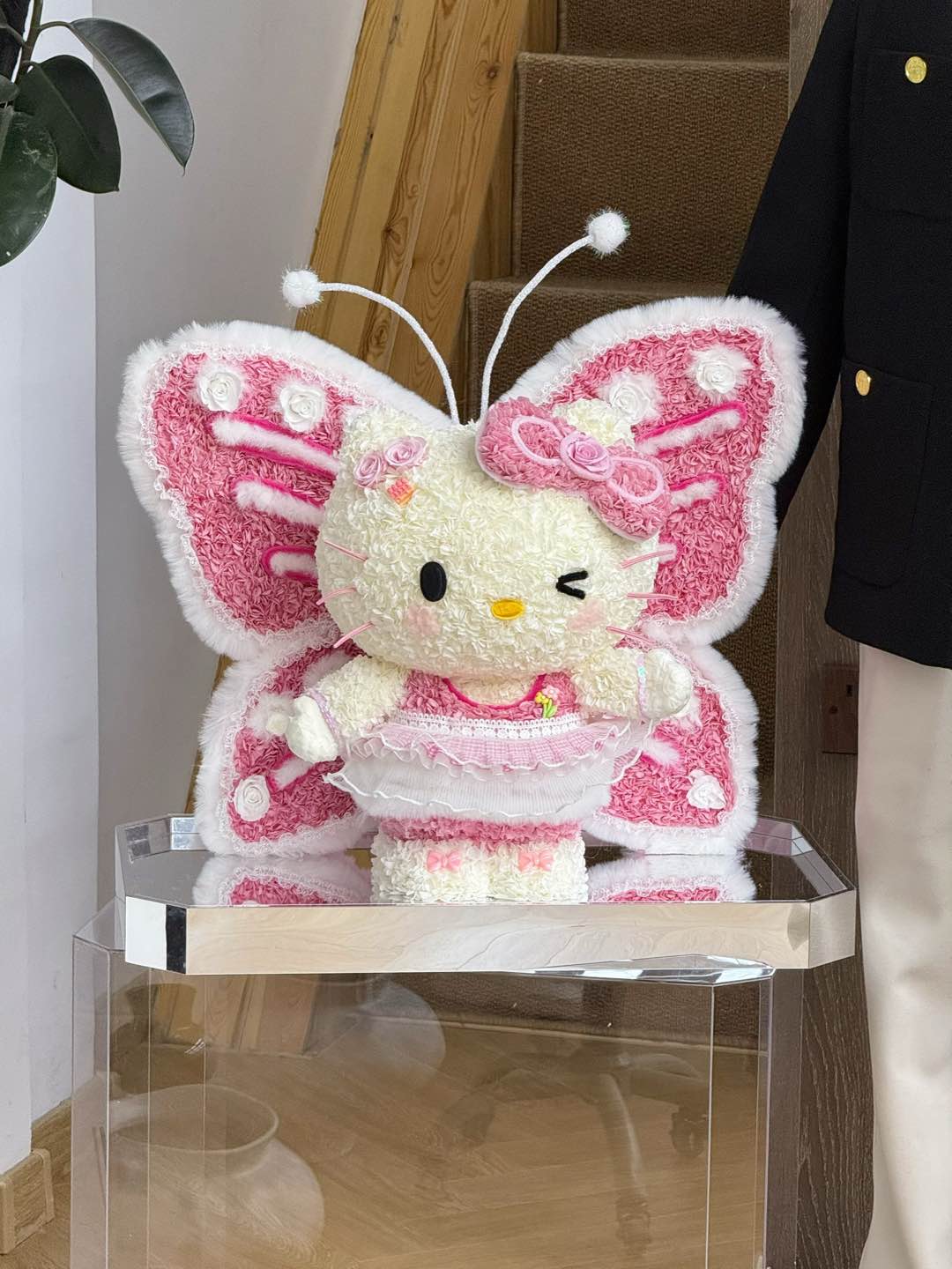 Butterfly 🦋 Hello Kitty Preserved Flowers Box 🇸🇬 SG In Stock