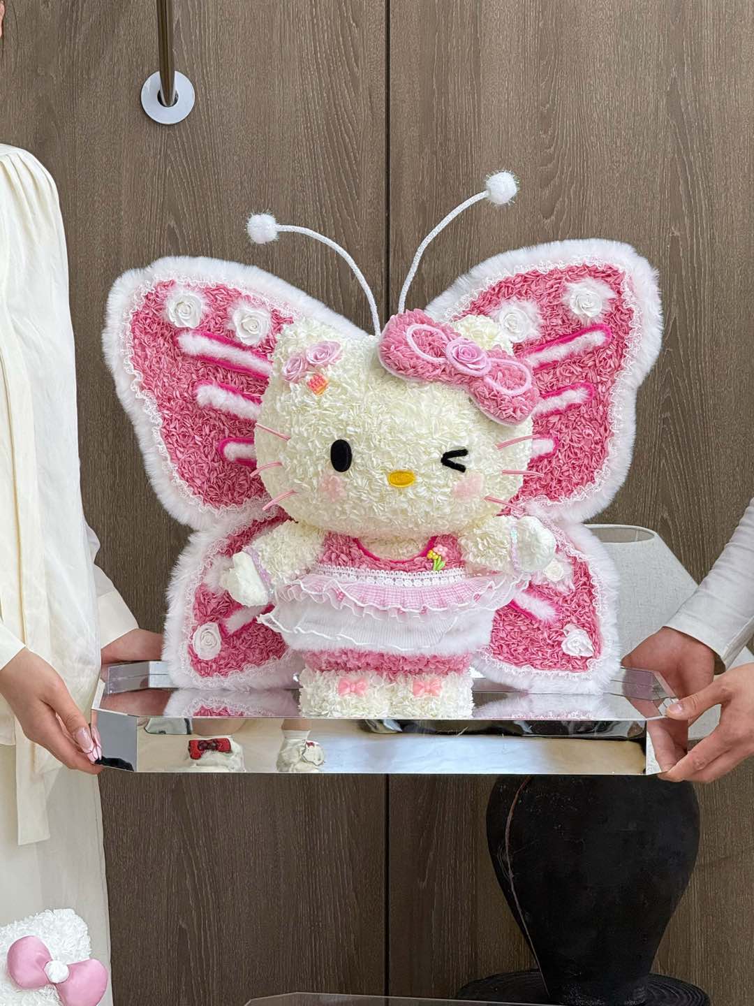Butterfly 🦋 Hello Kitty Preserved Flowers Box 🇸🇬 SG In Stock