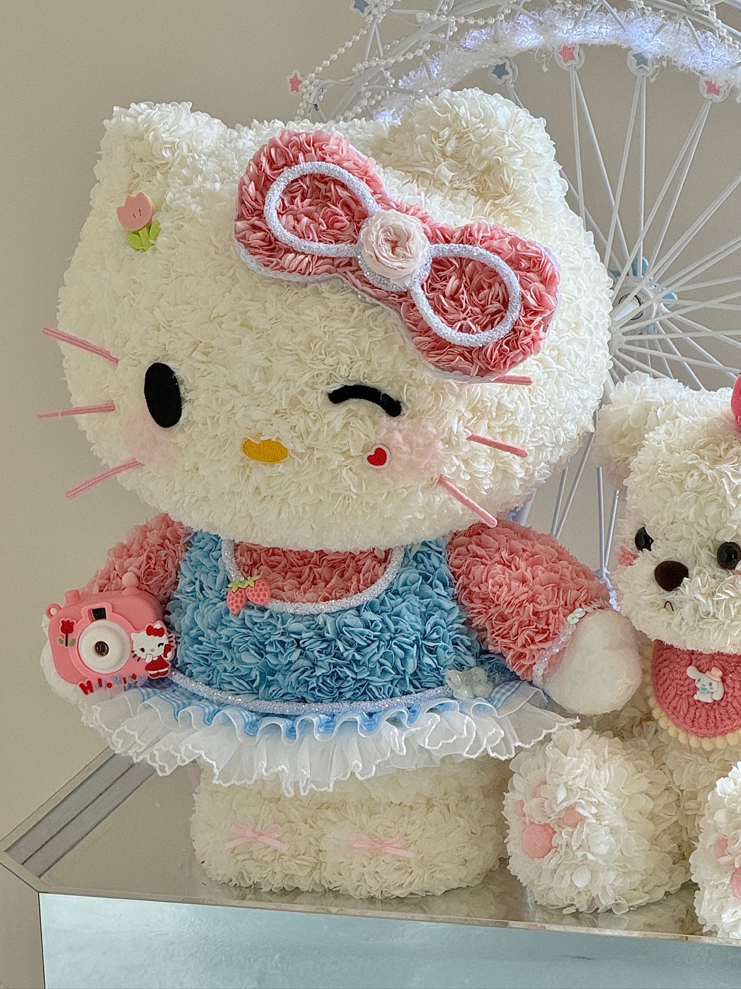Hello Kitty & Her Teddy Bear 🧸 Preserved Flowers Box 🎡
