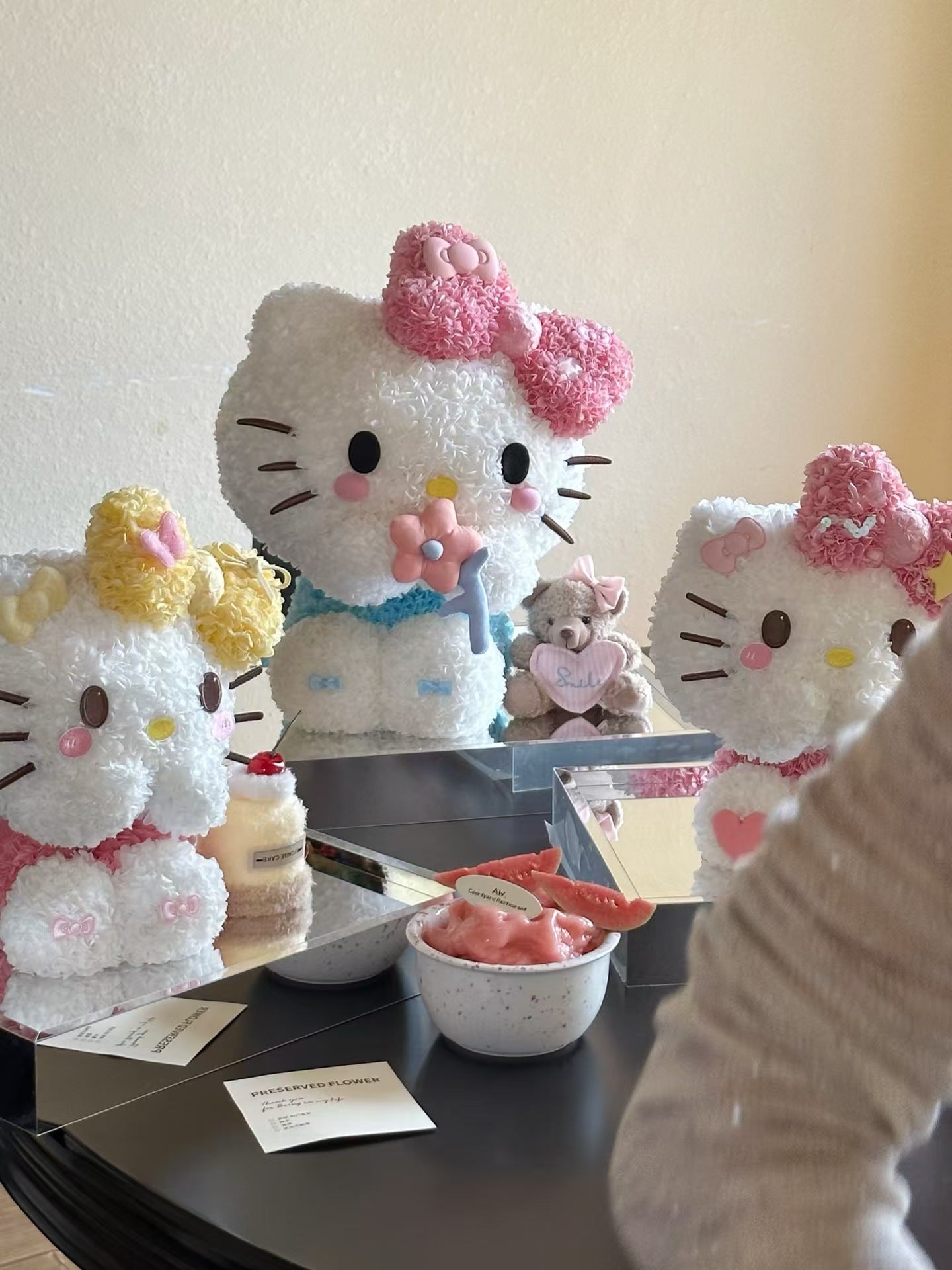 Shy Kitty Cake Preserved Flowers Box 🇸🇬 SG In Stock