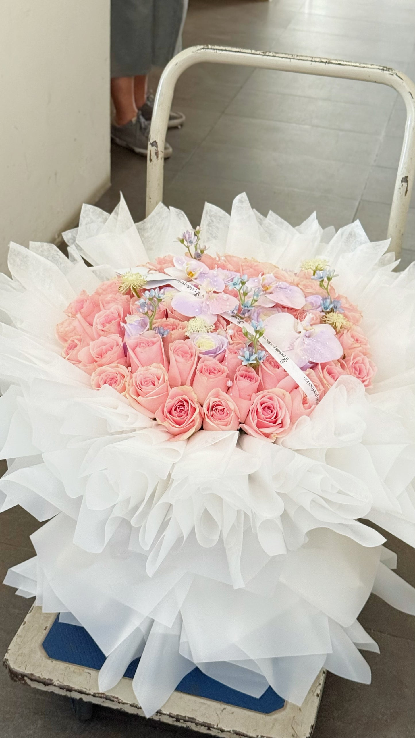 Premium Fresh Roses Bouquet ๐ Pink Fairytale 66stk