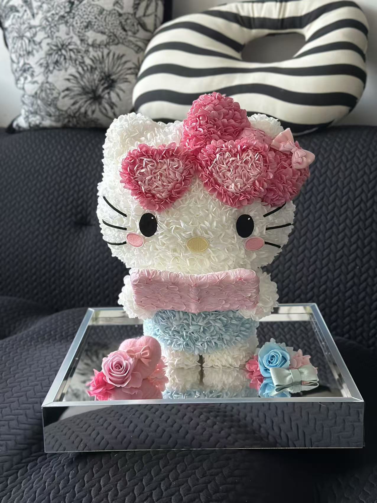 Kitty β€οΈ Studying π Kitty Reading Books Preserved Flowers Box πΈπ¬ SG In Stock