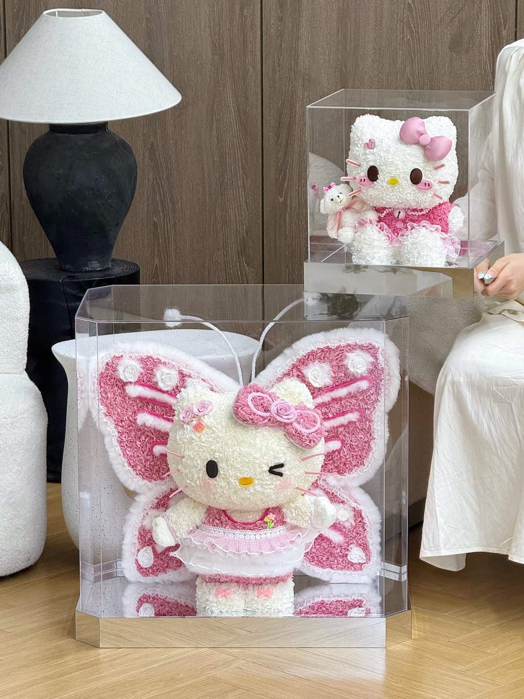 Butterfly 🦋 Hello Kitty Preserved Flowers Box 🇸🇬 SG In Stock