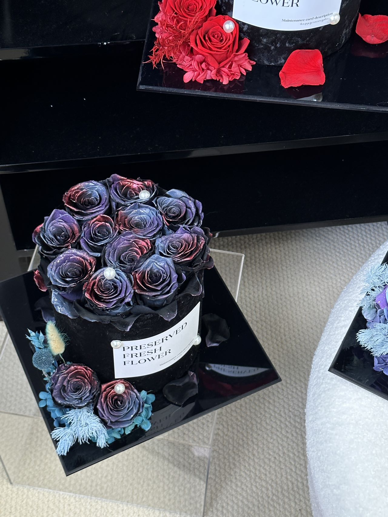 Ecuador Preserved Roses Gift Box 🖤