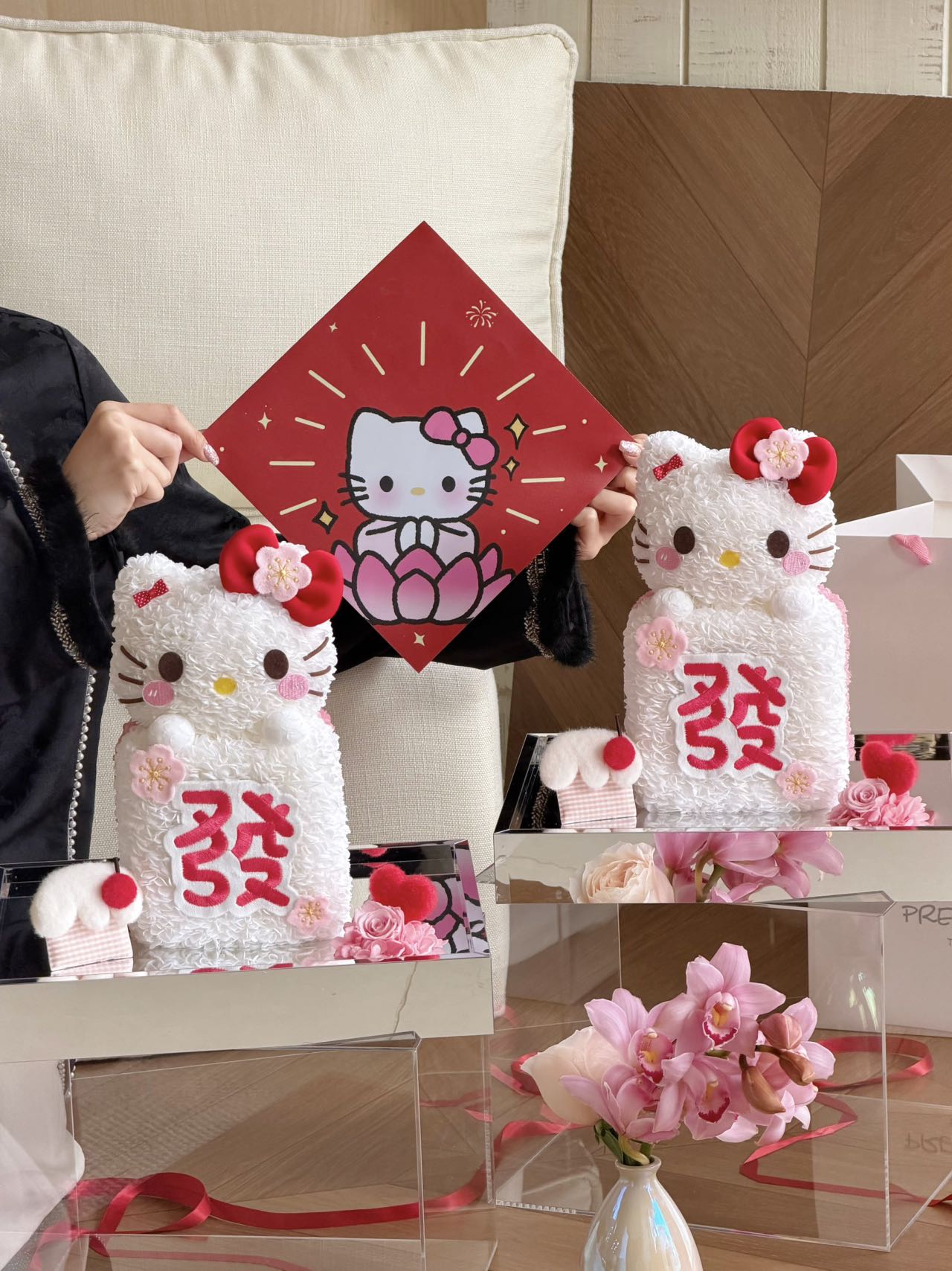 Lucky Cat Preserved Flowers Box 🎈