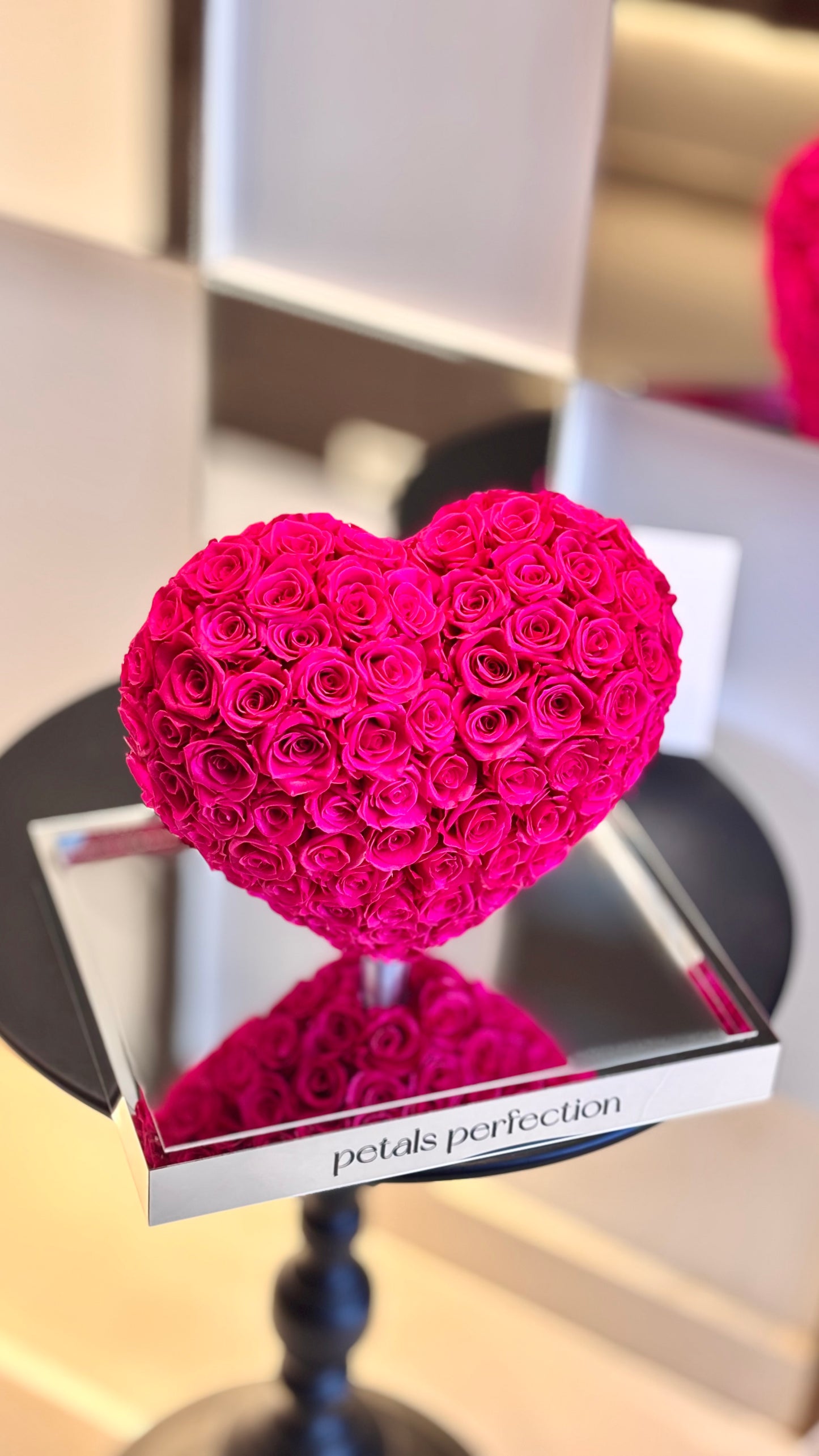 Floyd pink 3D Love Heart Shaped Preserved Roses Box 🇸🇬 SG In Stock