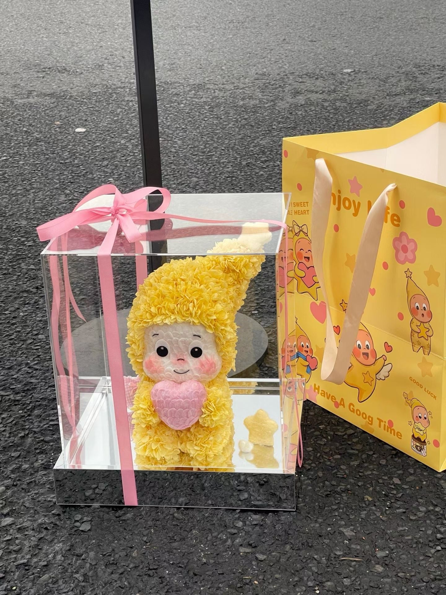 Little Star Preserved Flowers Box 💛