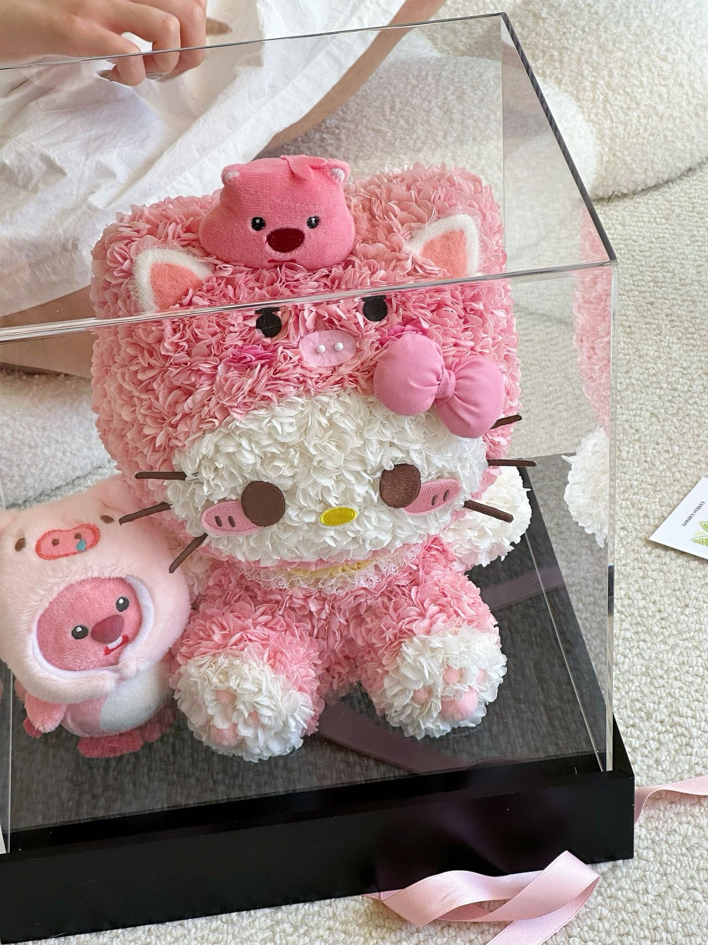 Piggy Kitty 🐽 Loopy Preserved Flowers Box