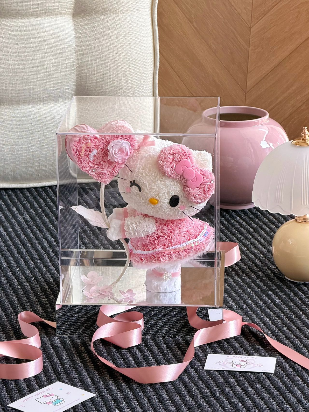 Hello Kitty Heart Preserved Flowers Box 🇸🇬 SG In Stock