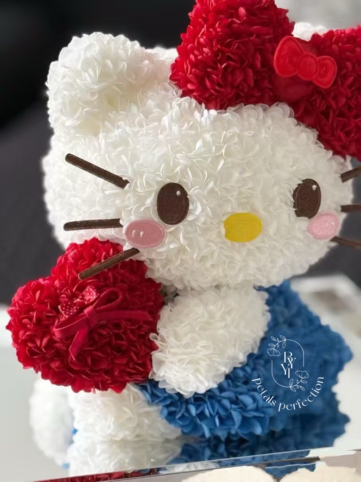 Kitty Holding Heart ❤️ Preserved Flowers Box 🇸🇬 SG In Stock