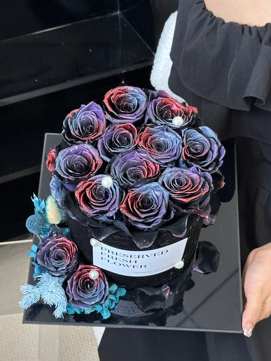 Ecuador Preserved Roses Gift Box 🖤