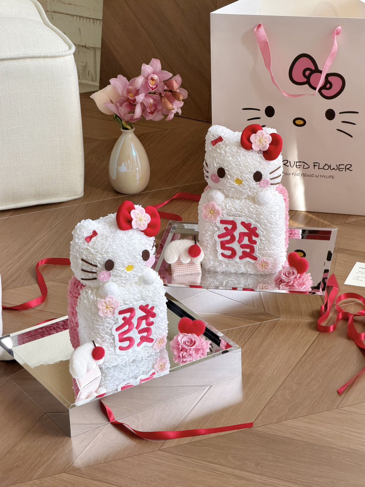 Lucky Cat Preserved Flowers Box 🎈