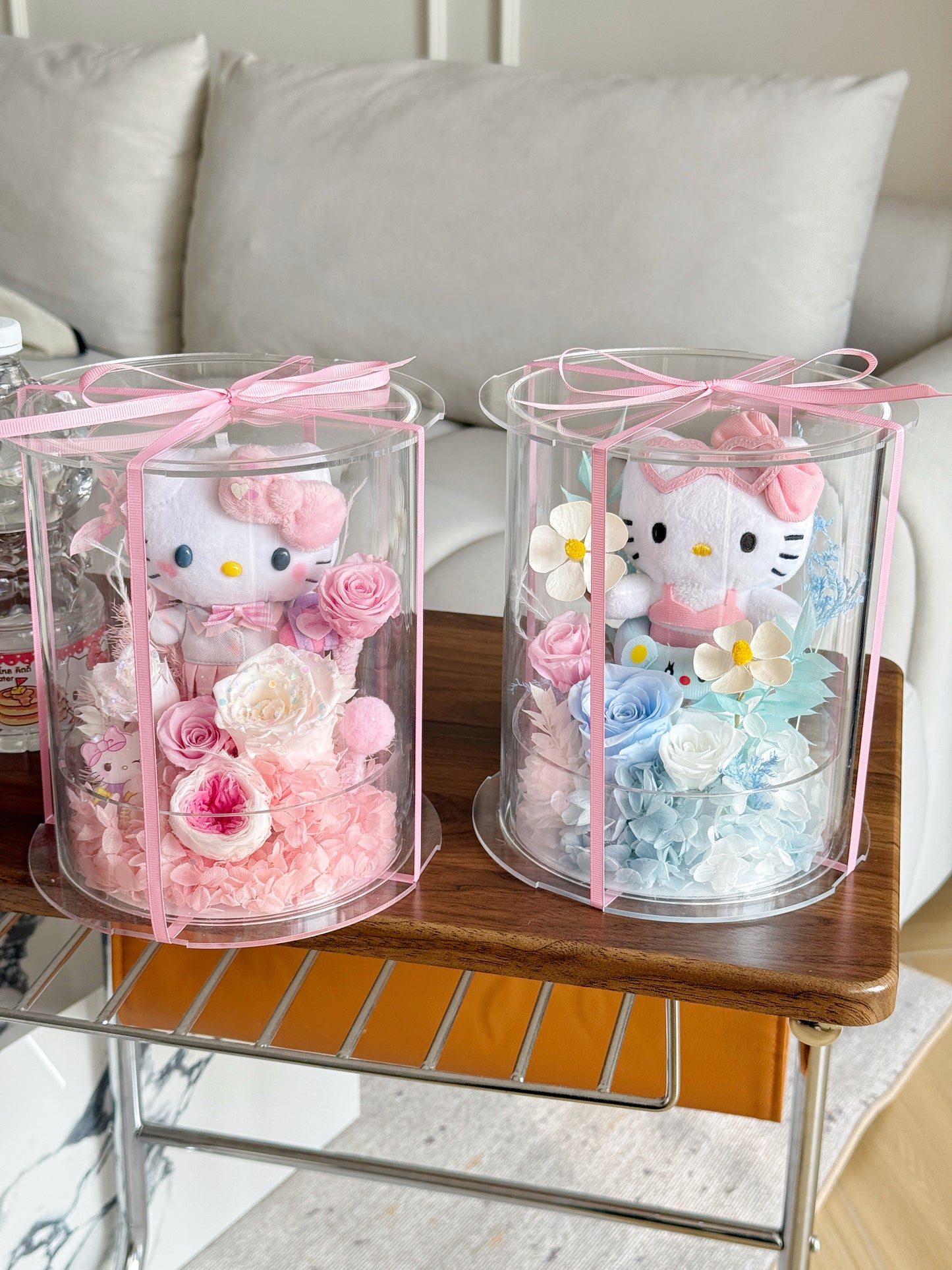Hello Kitty Preserved Flowers Box 🇸🇬 SG In Stock 🩵