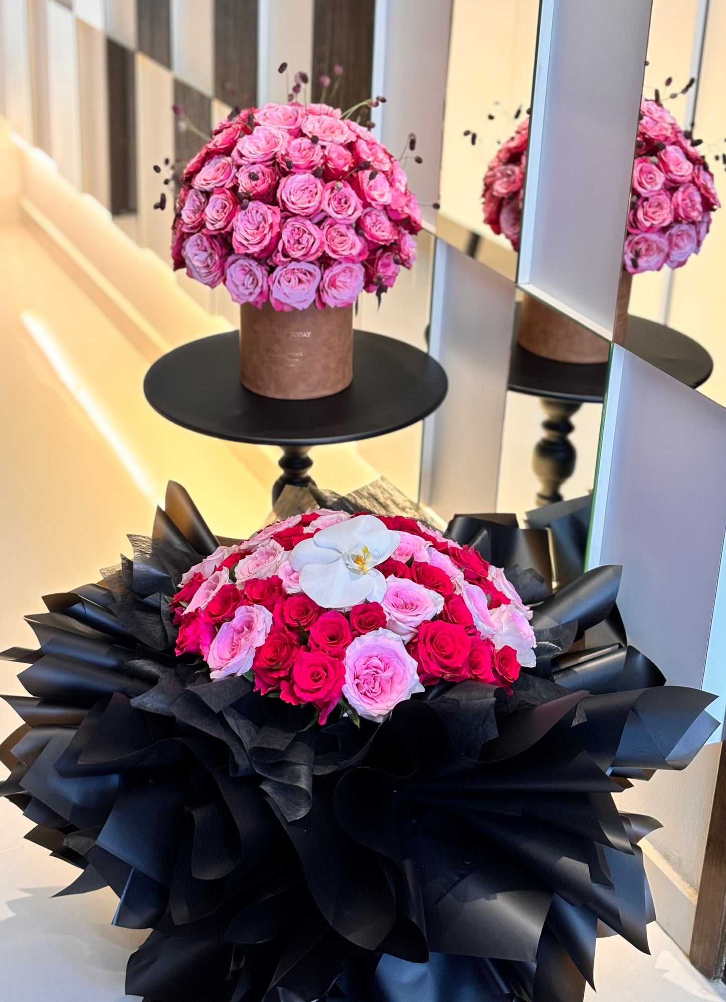 Floyd Pink Roses Phalaenopsis Bouquet 💐 60stk