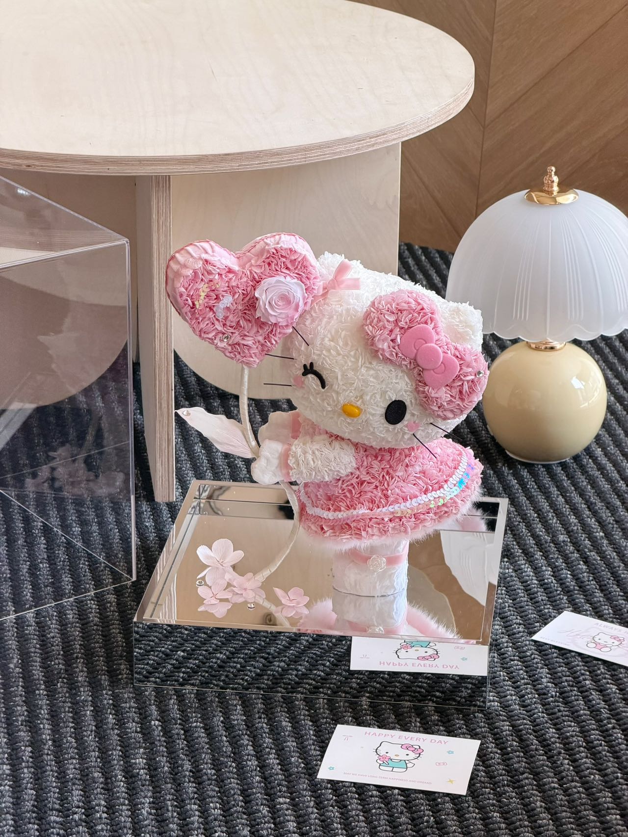 Hello Kitty Heart Preserved Flowers Box 🇸🇬 SG In Stock