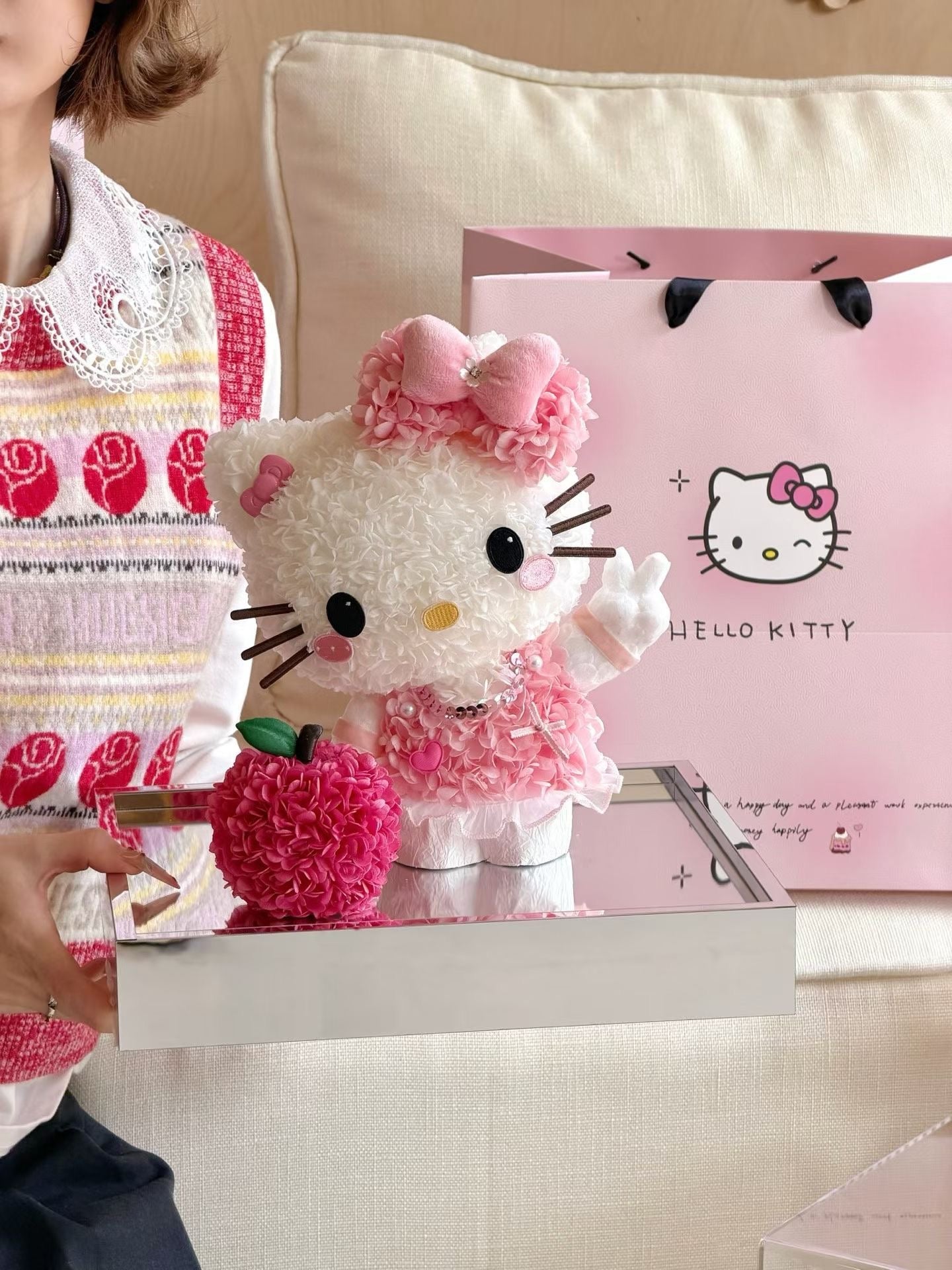 Apple Kitty Preserved Flowers Box 🍎