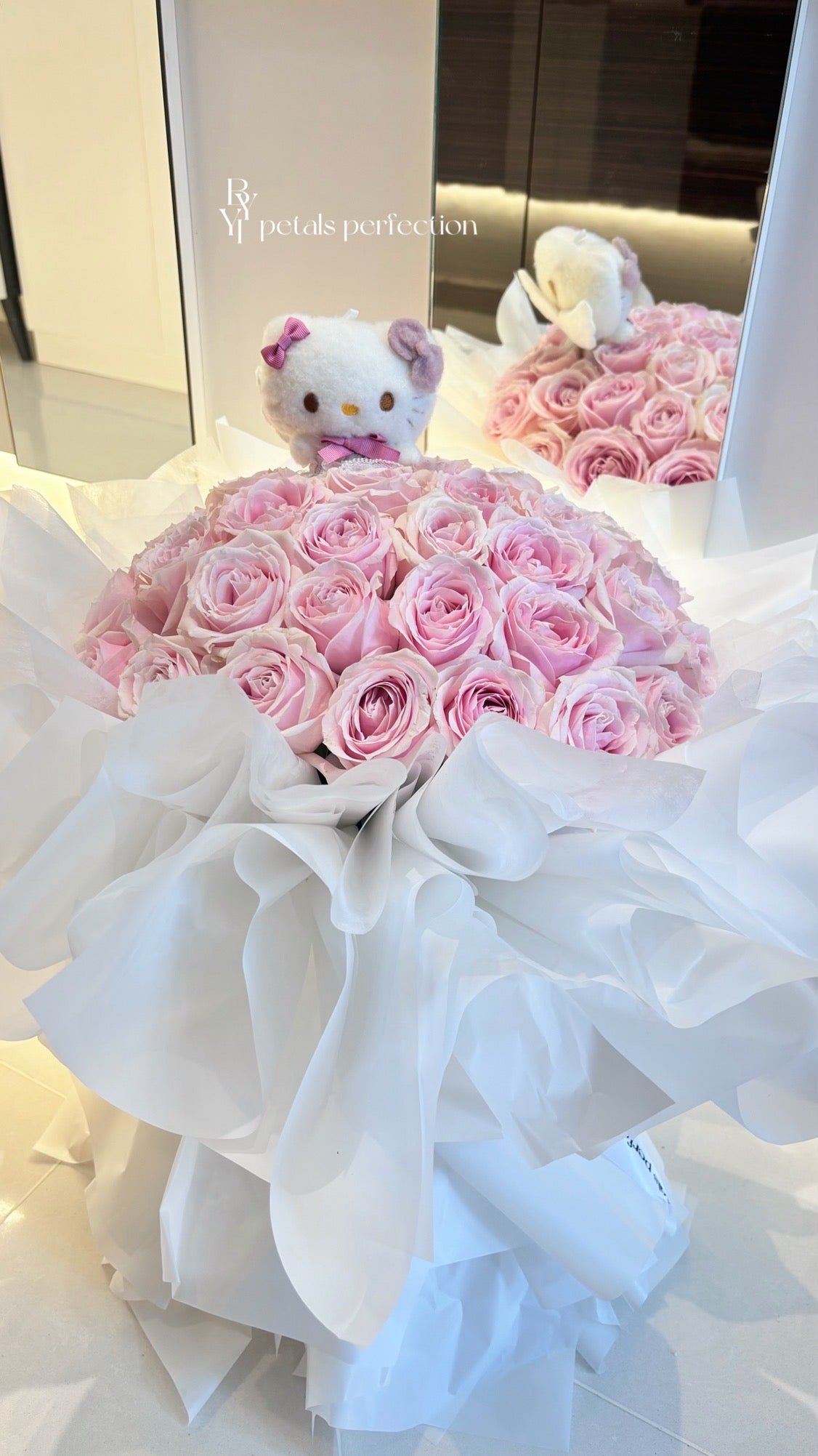Hello Kitty Pink Angel Fresh Roses Bouquet 40stk