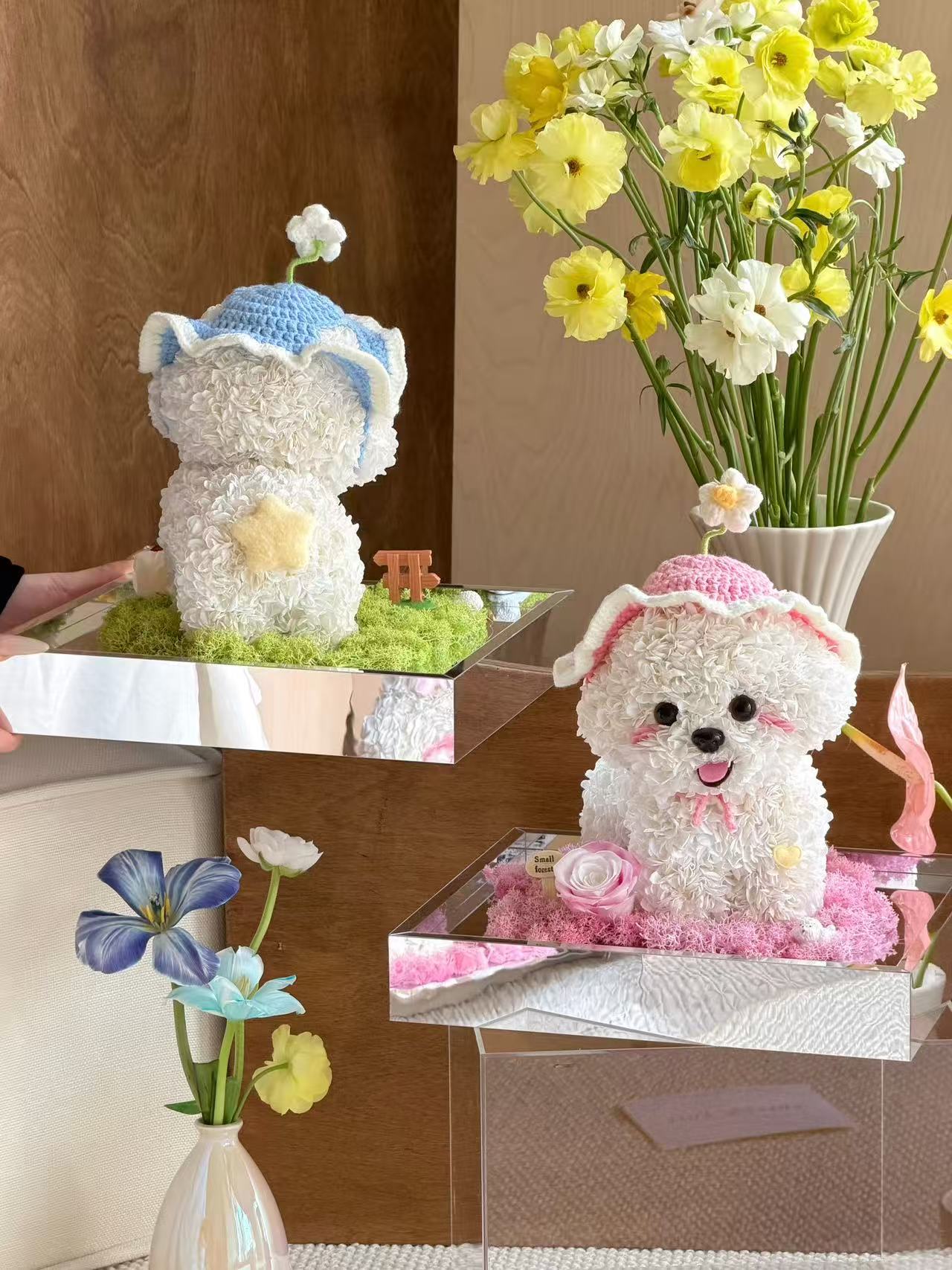 Puppy Love Preserved Flowers Box 👒