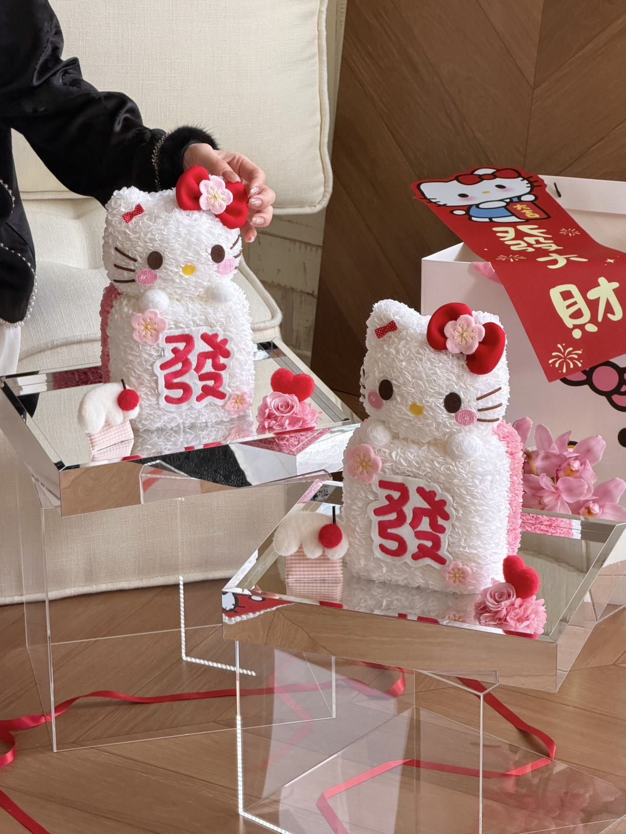 Lucky Cat Preserved Flowers Box 🎈