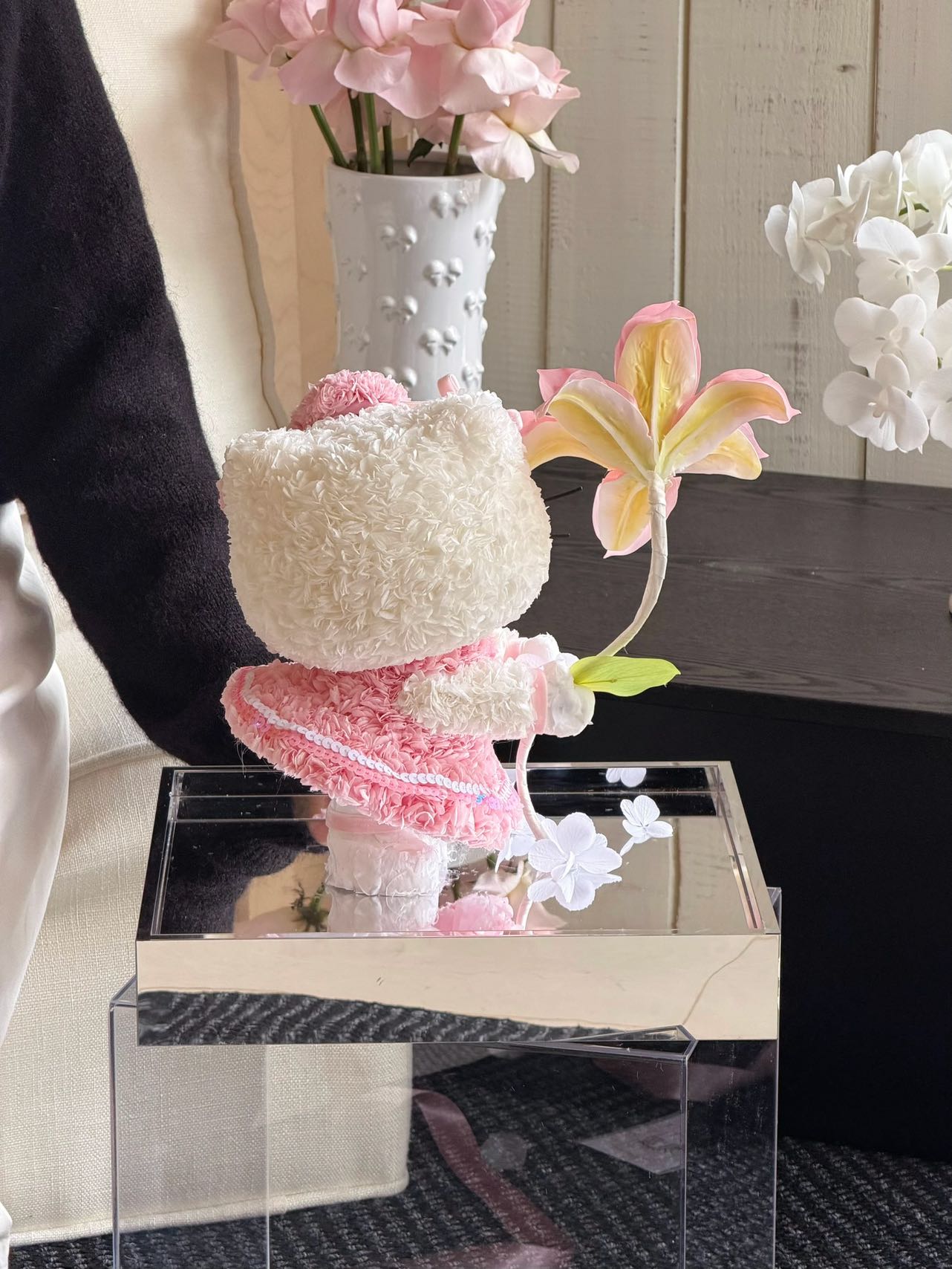 Hello Kitty Preserved Flowers Box