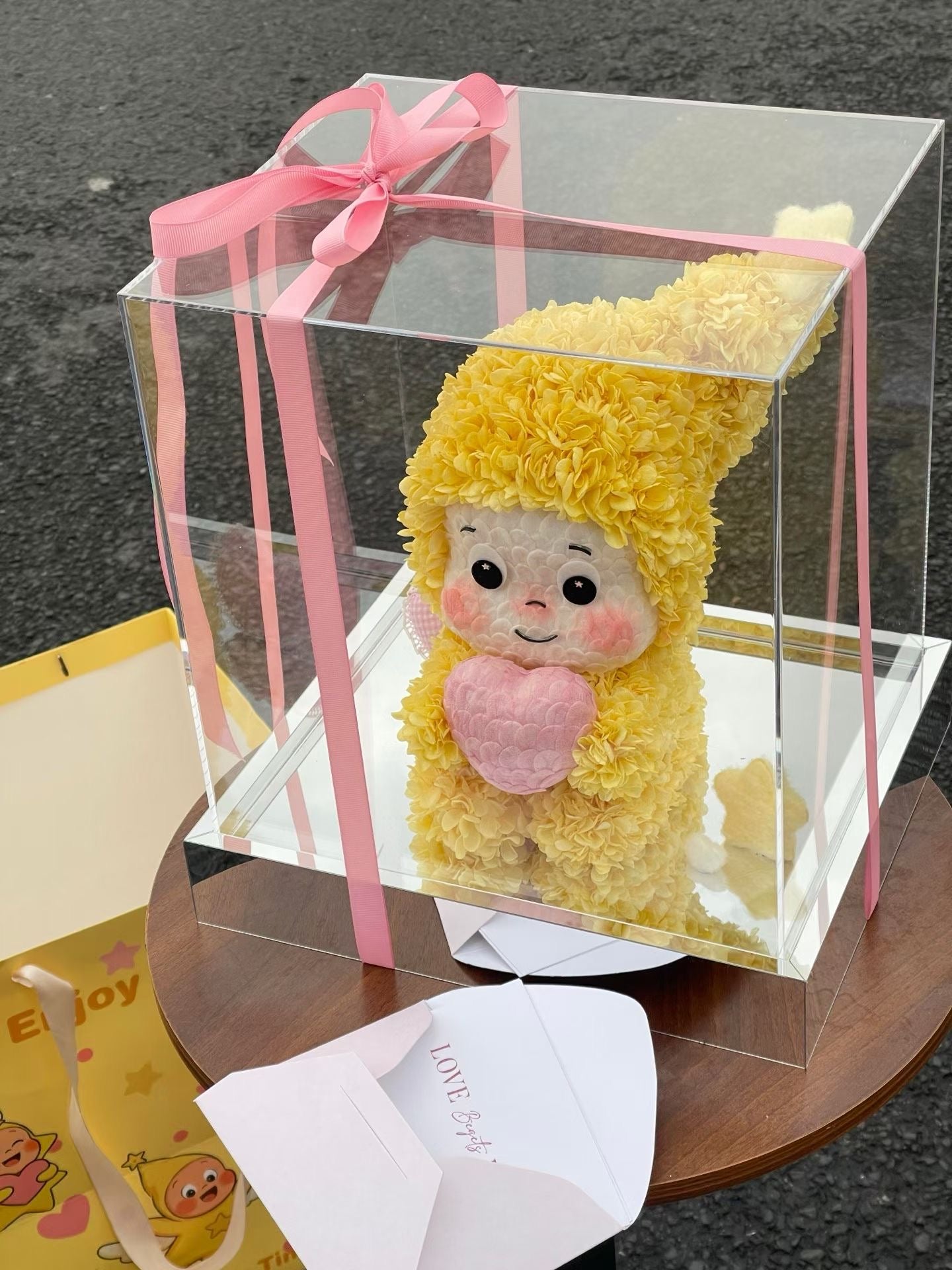 Little Star Preserved Flowers Box 💛