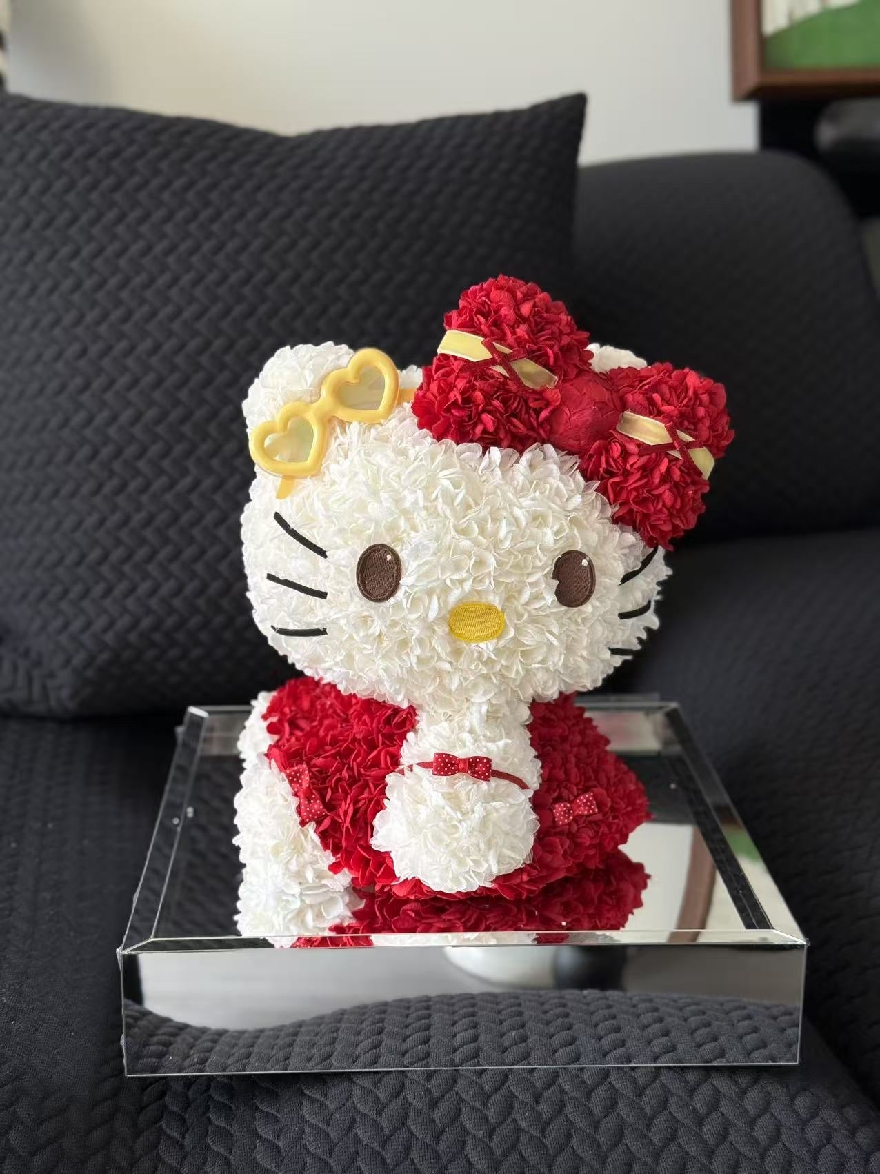 Hello Kitty 💌 Preseved Flowers Gift Box 🇸🇬 SG In Stock