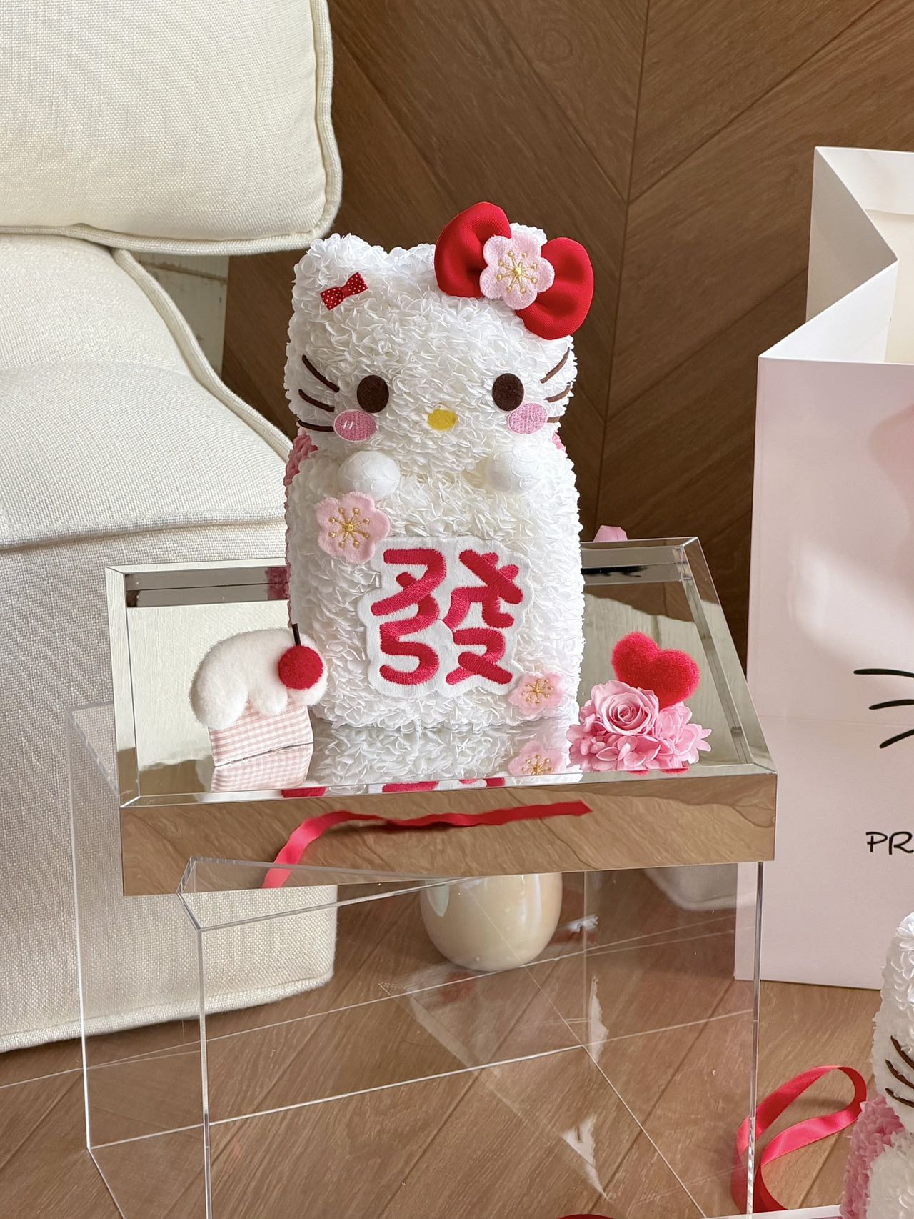 Lucky Cat Preserved Flowers Box 🎈