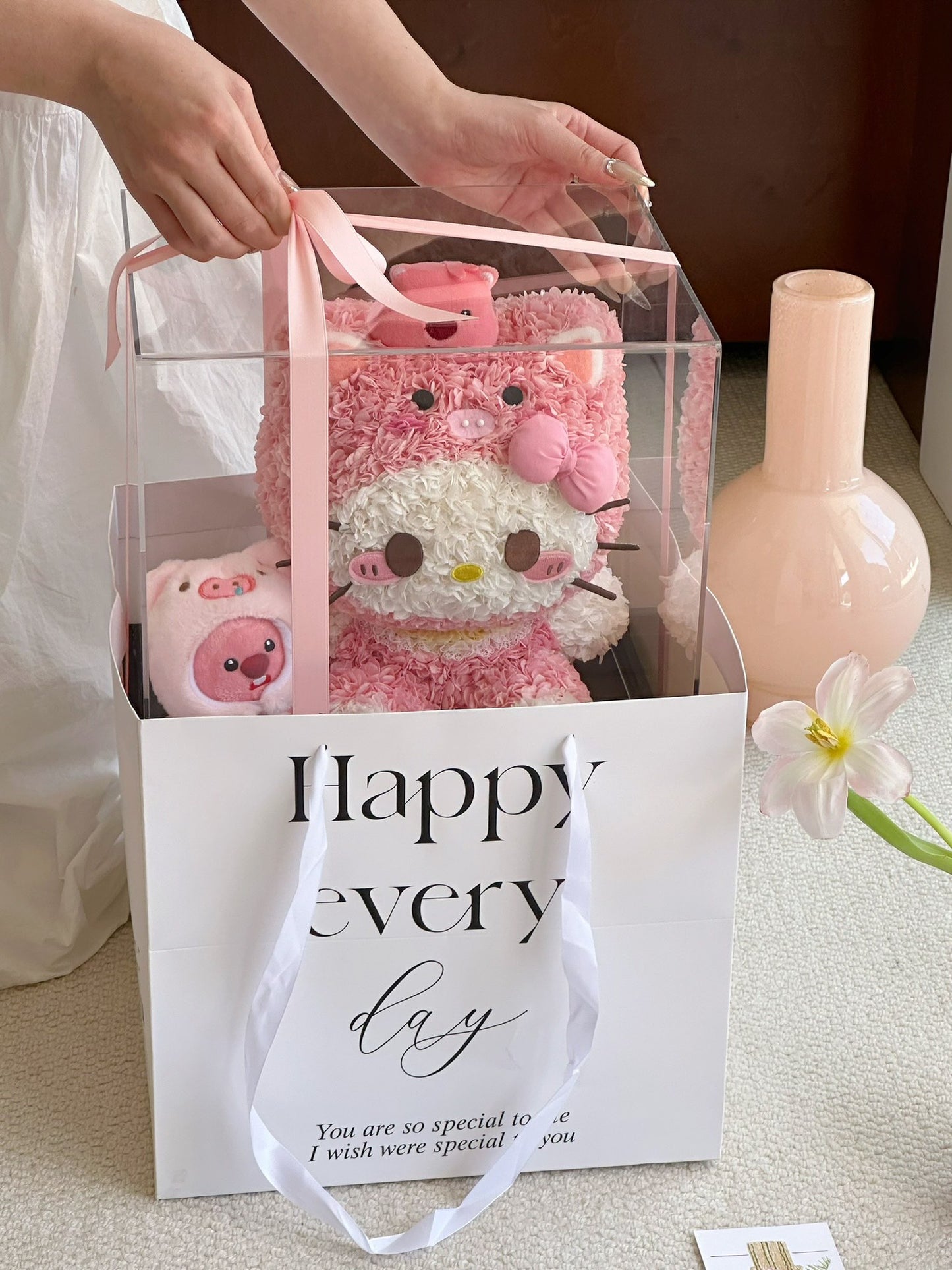 Piggy Kitty 🐽 Loopy Preserved Flowers Box