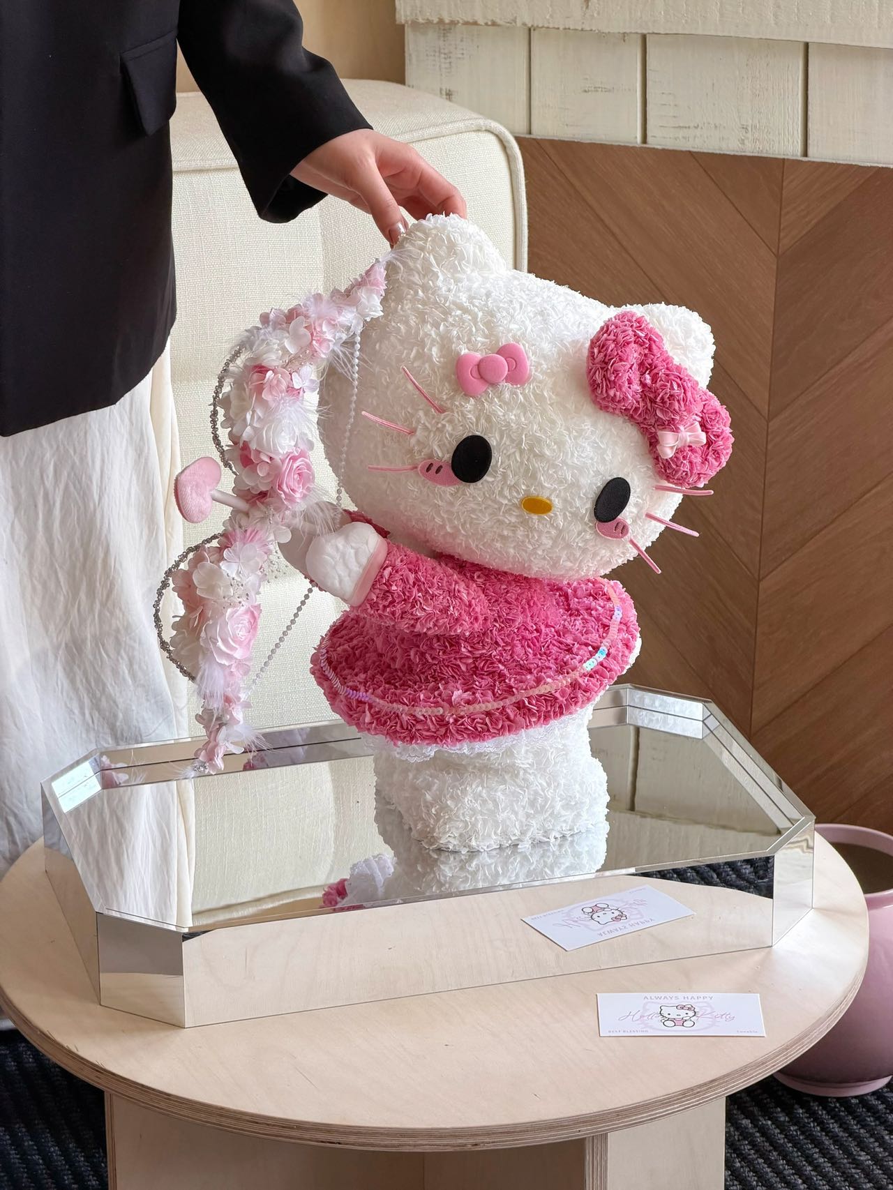 Giant Love Hello Kitty Preserved Flowers Box 🇸🇬 SG In Stock