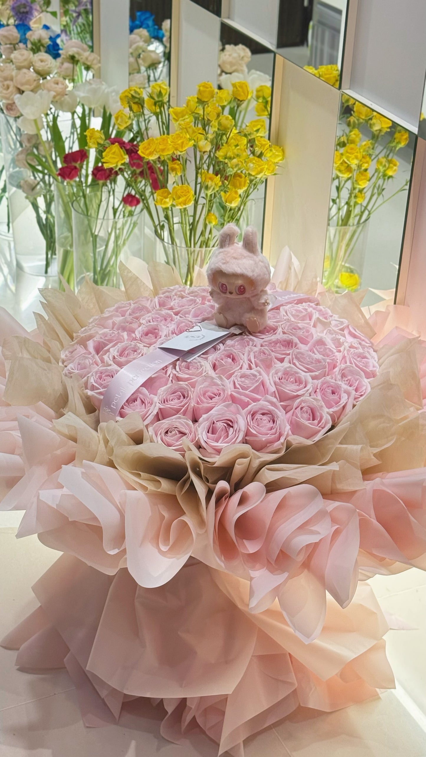 Labubu Fresh Roses Bouquet 60stk